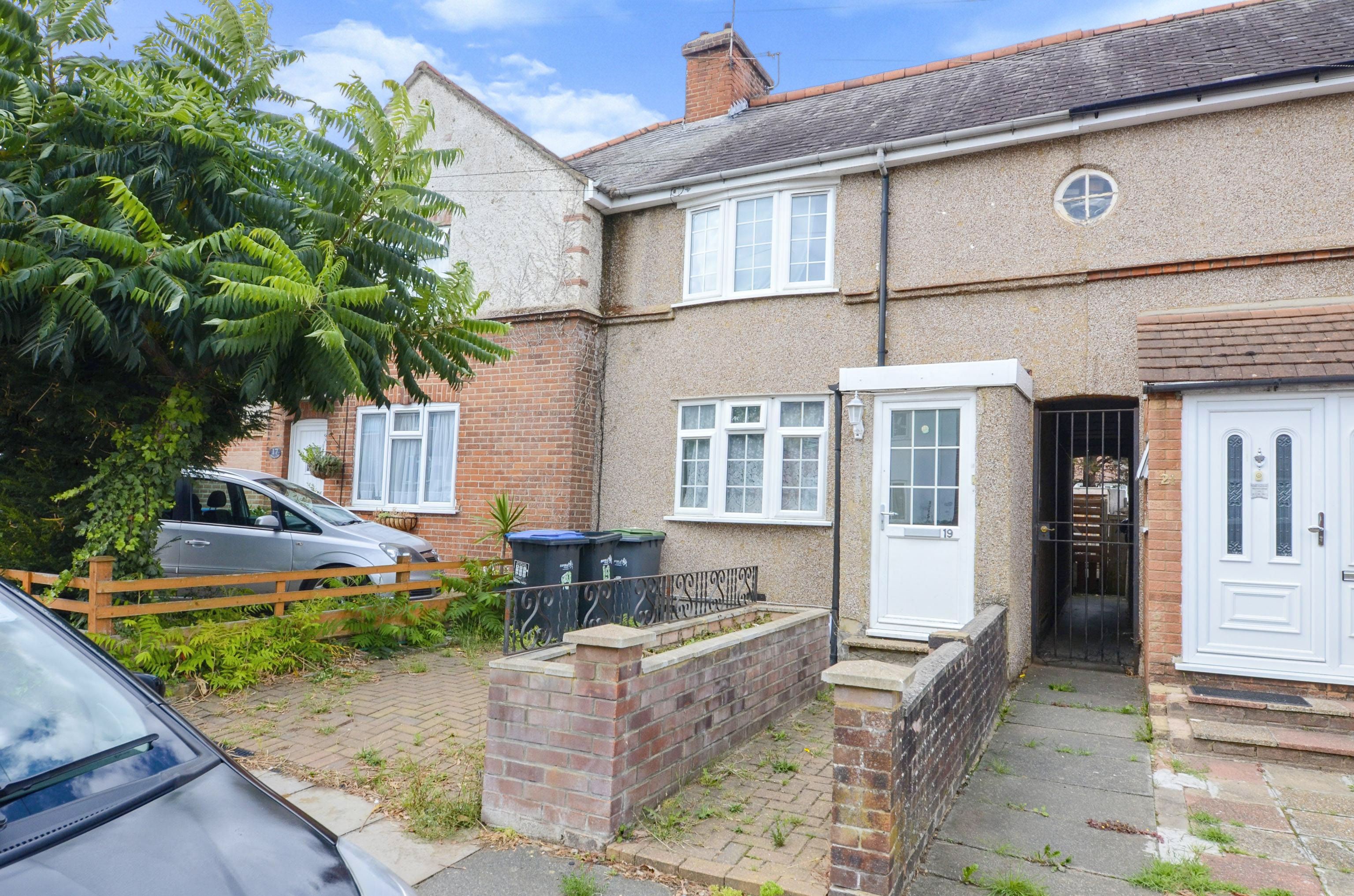 3 bedroom terraced house for sale in Oldbury Road, Enfield, EN1 3QN