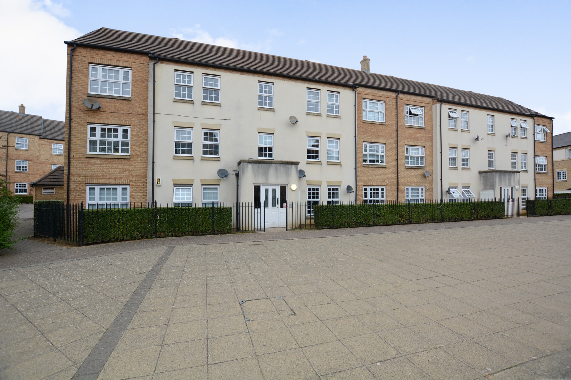 2 bedroom apartment for sale in Wilks Walk, Grange Park, Northampton