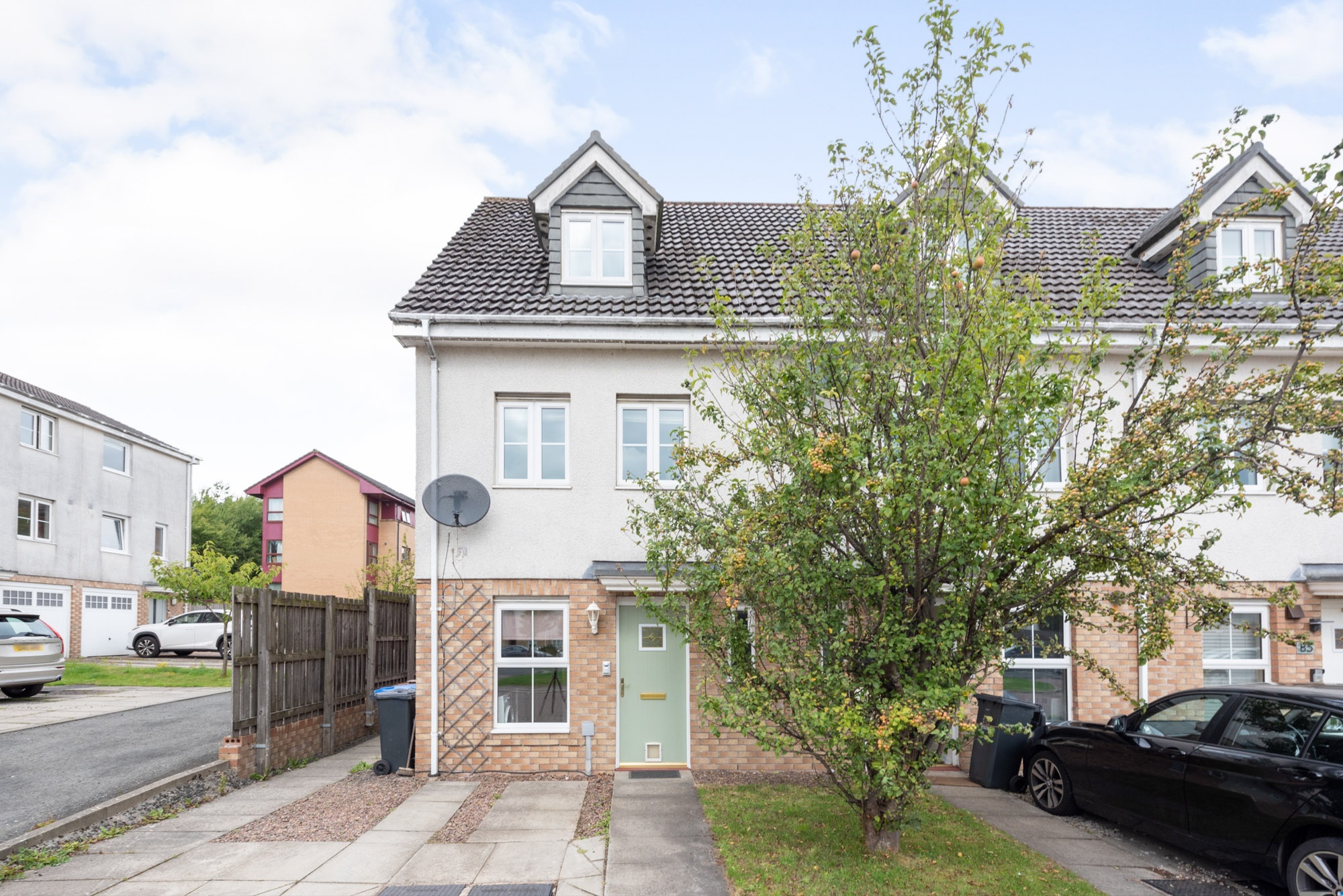 3 bedroom town house for sale in Queens Crescent, Livingston, EH54 8EG