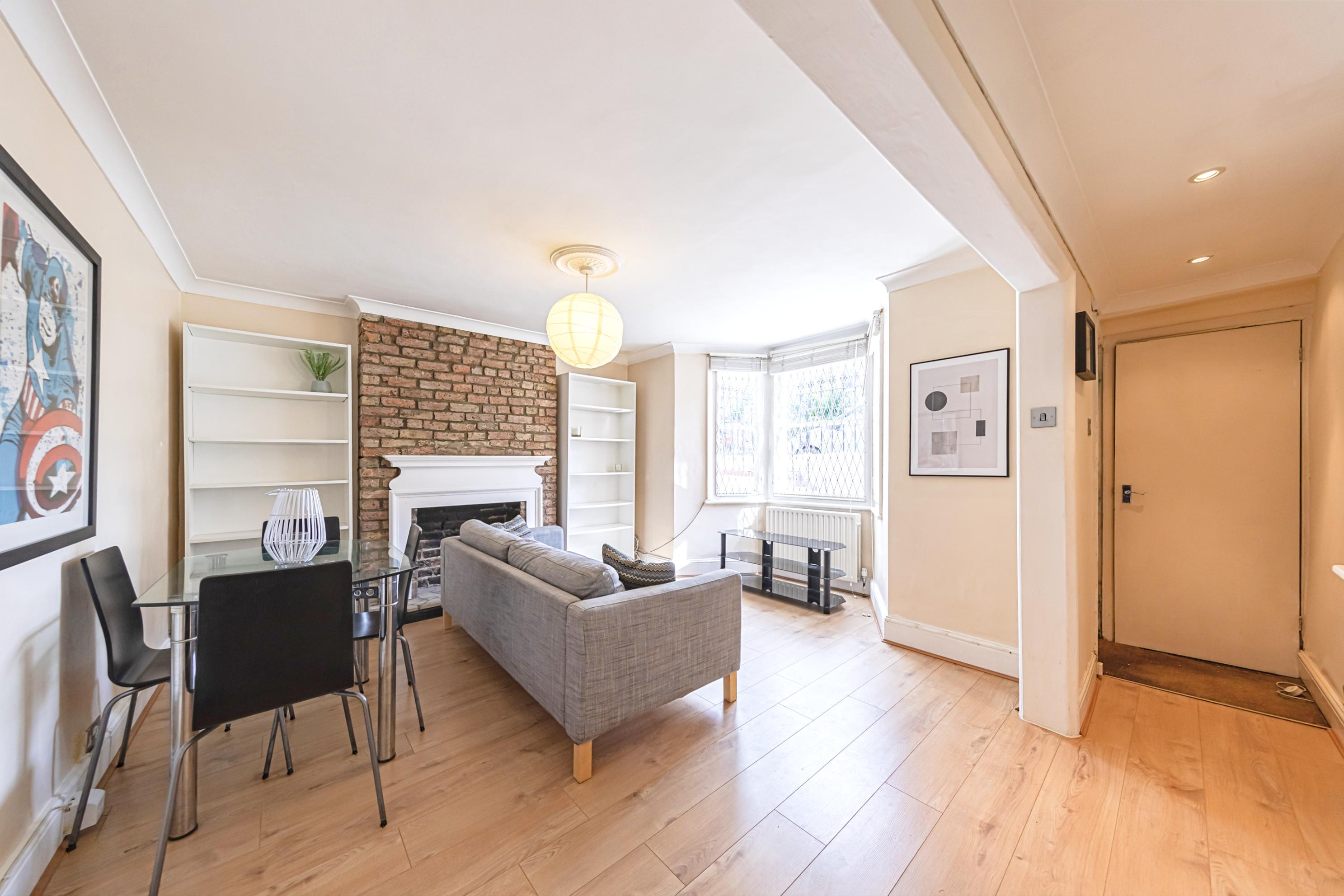 1 bedroom flat for sale in Halford Road, Fulham, SW6 1JT
