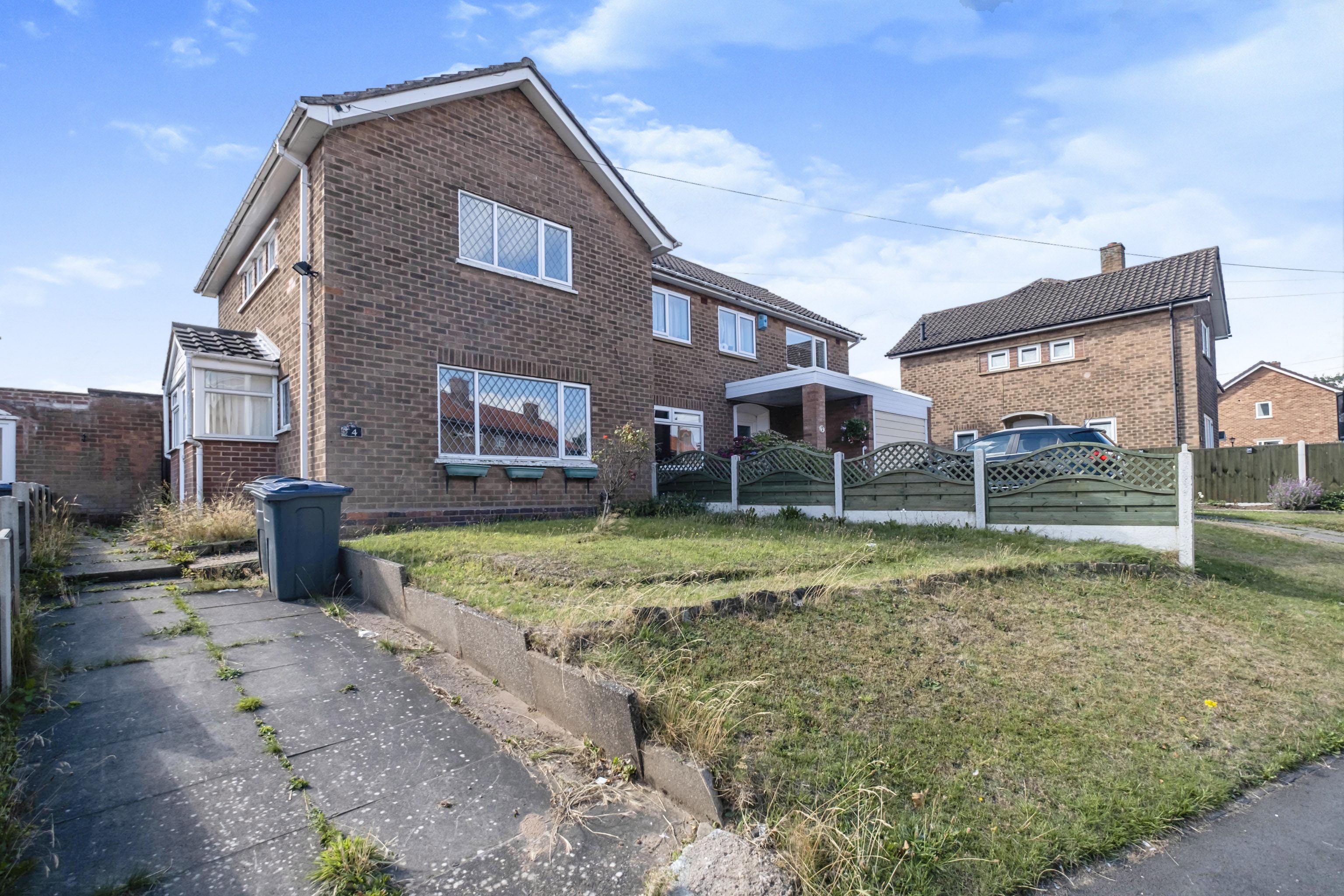 2 bedroom semi-detached house for sale in Stone Avenue, Sutton