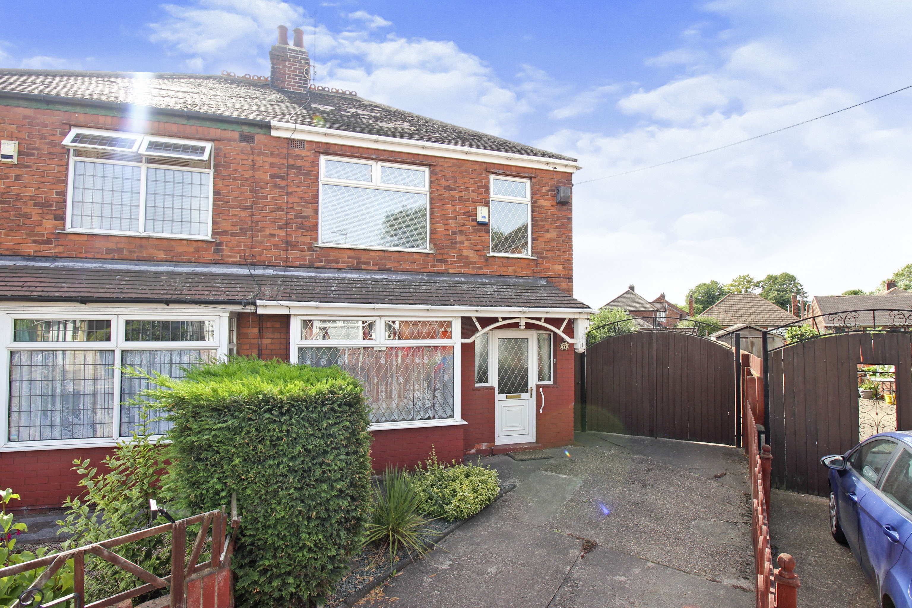 3 bedroom semidetached house for sale in St. Michaels Crescent