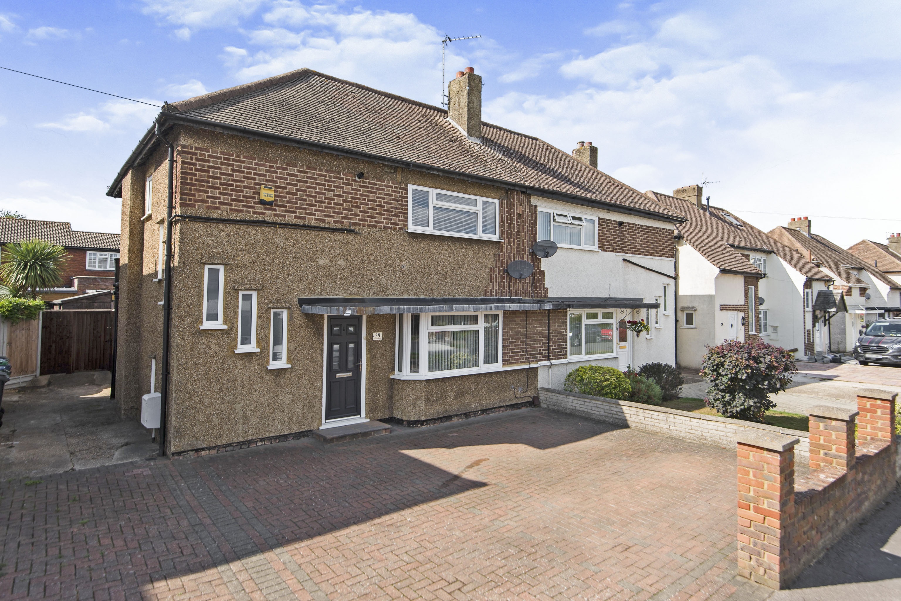 3 bedroom semidetached house for sale in Grange Road, Chessington, KT9 1EX