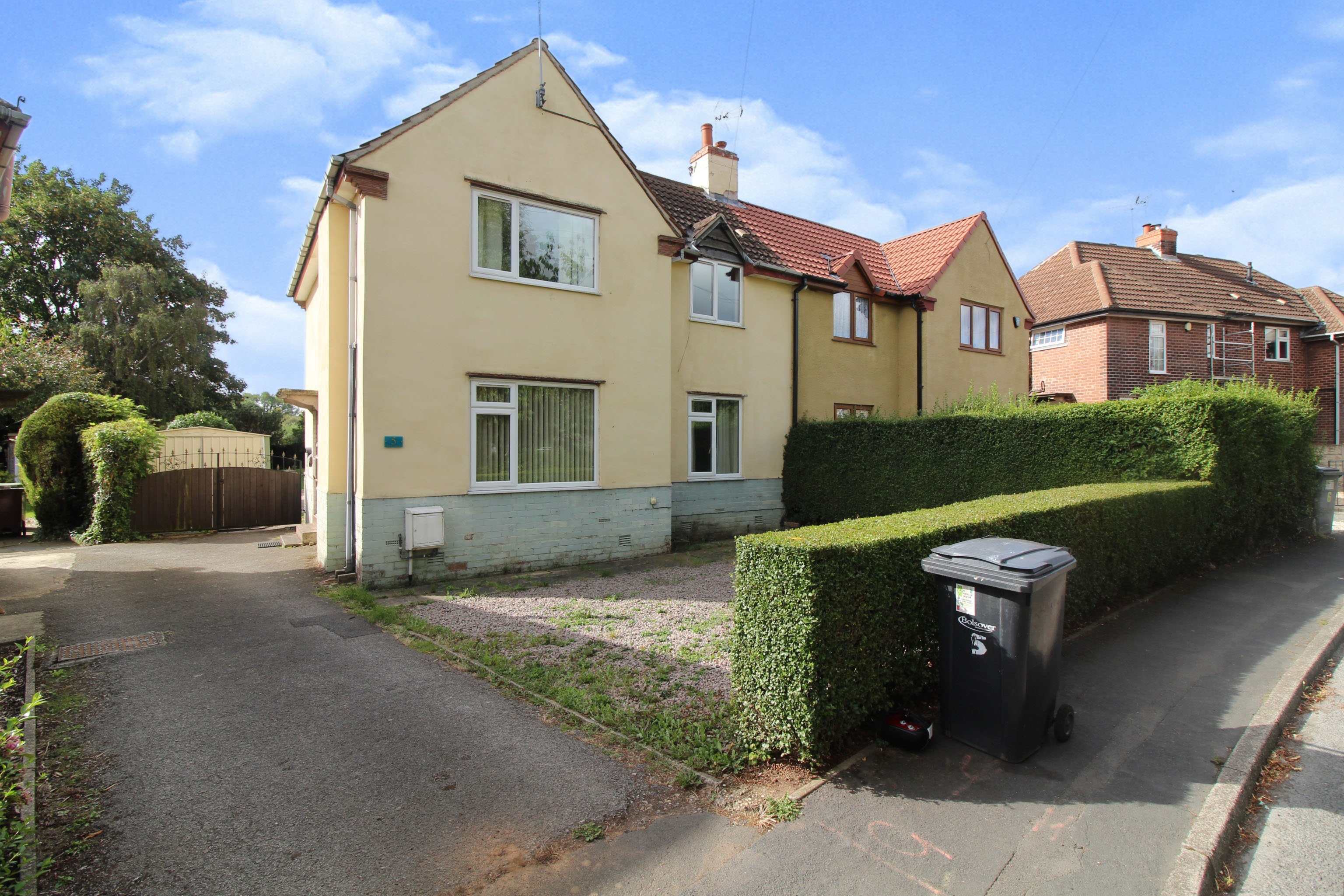 3 bedroom semidetached house for sale in The Crescent, Langwith