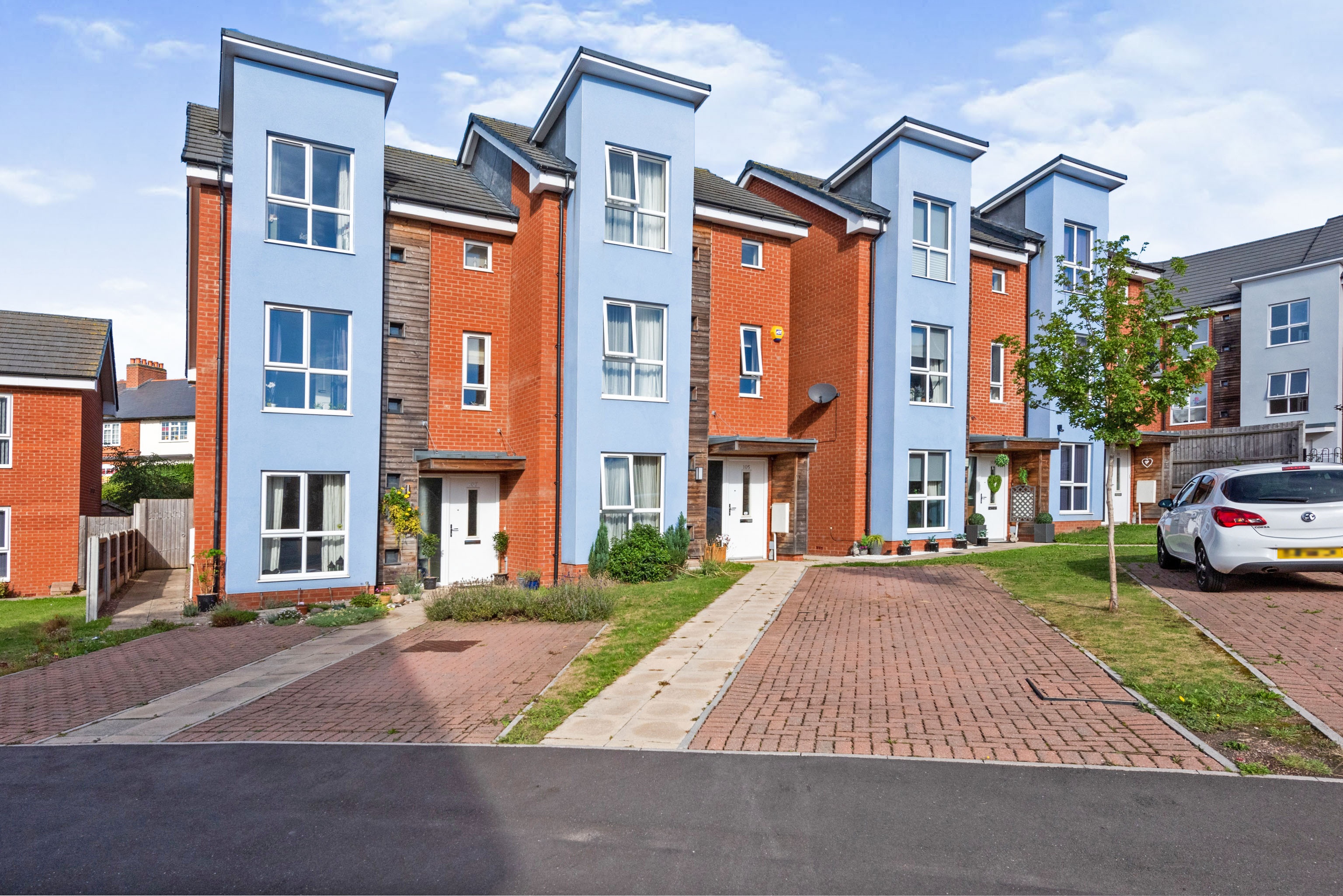 3 bedroom semidetached house for sale in Oldfield Road, Bromsgrove