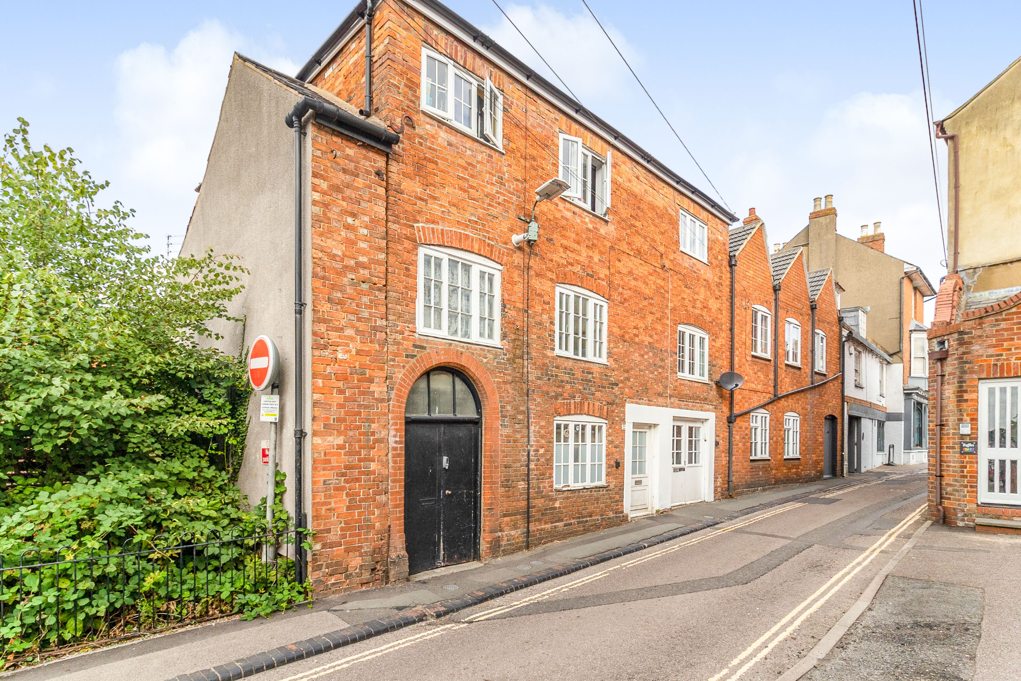 2 bedroom apartment for sale in 8 Silver Street, Newport Pagnell, MK16 0EP