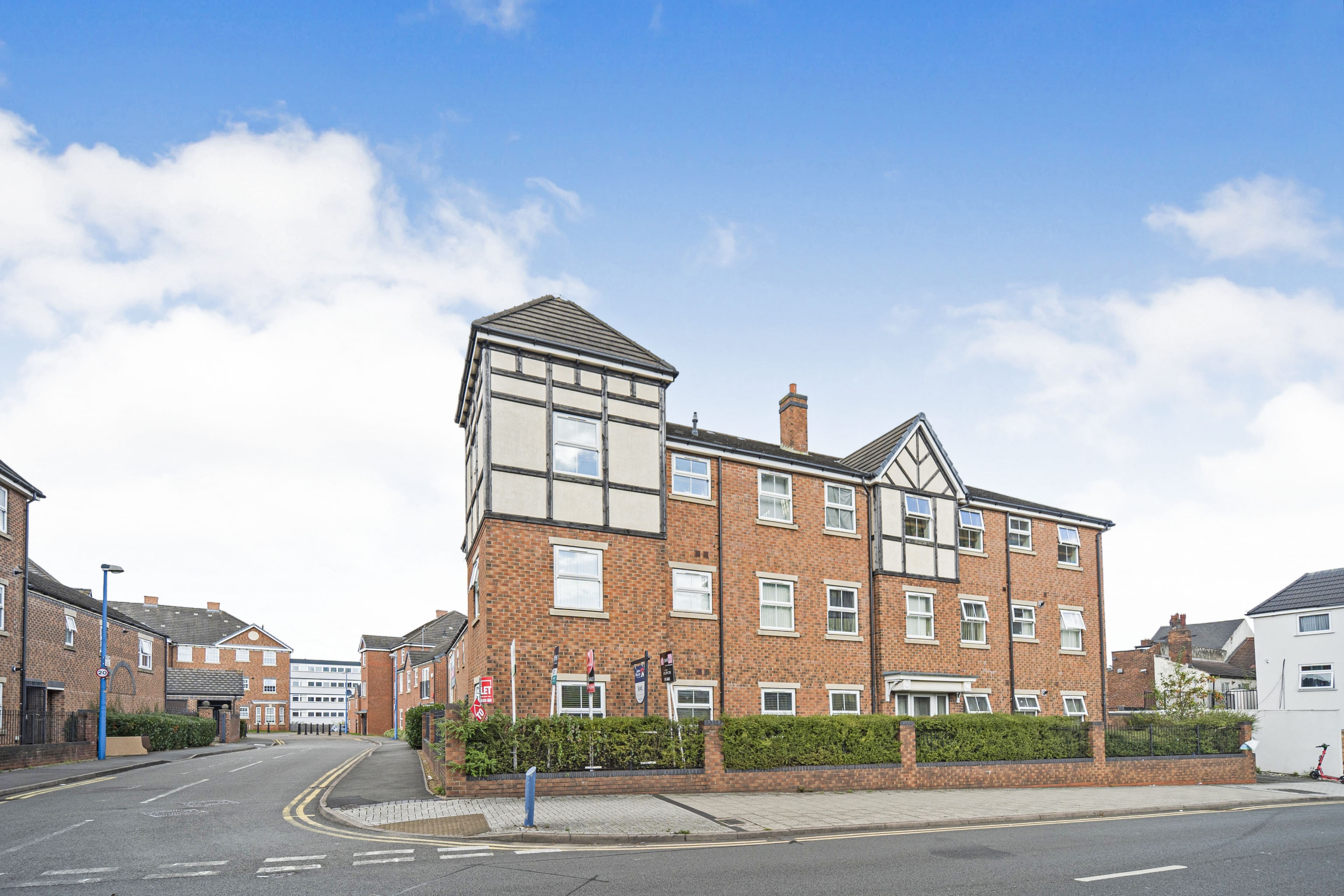 2-bedroom-apartment-for-sale-in-creed-way-west-bromwich-b70-9jt