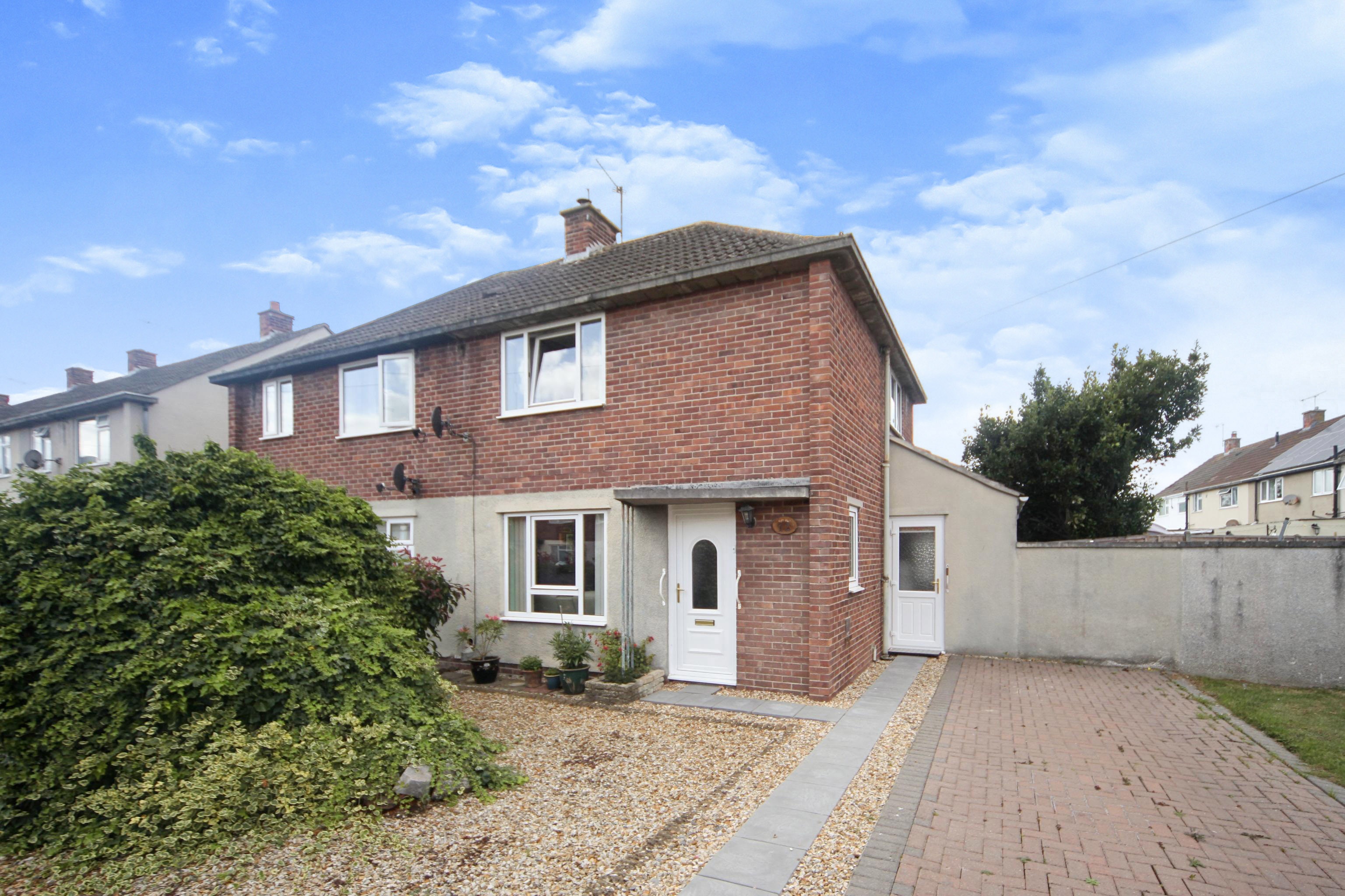 2 bedroom semidetached house for sale in Westbury Crescent, Weston