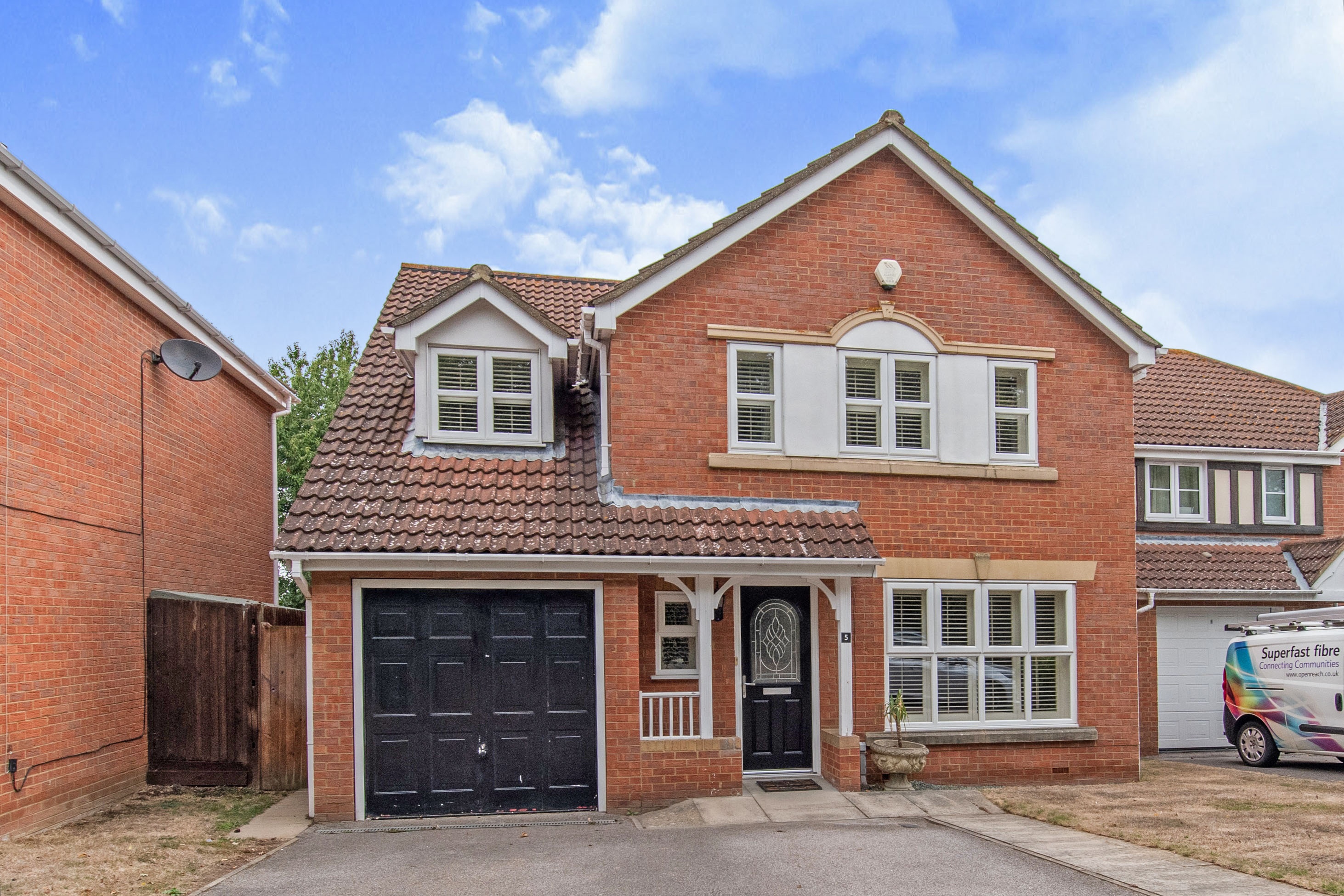 5 bedroom detached house for sale in Fordwich Drive, Frindsbury