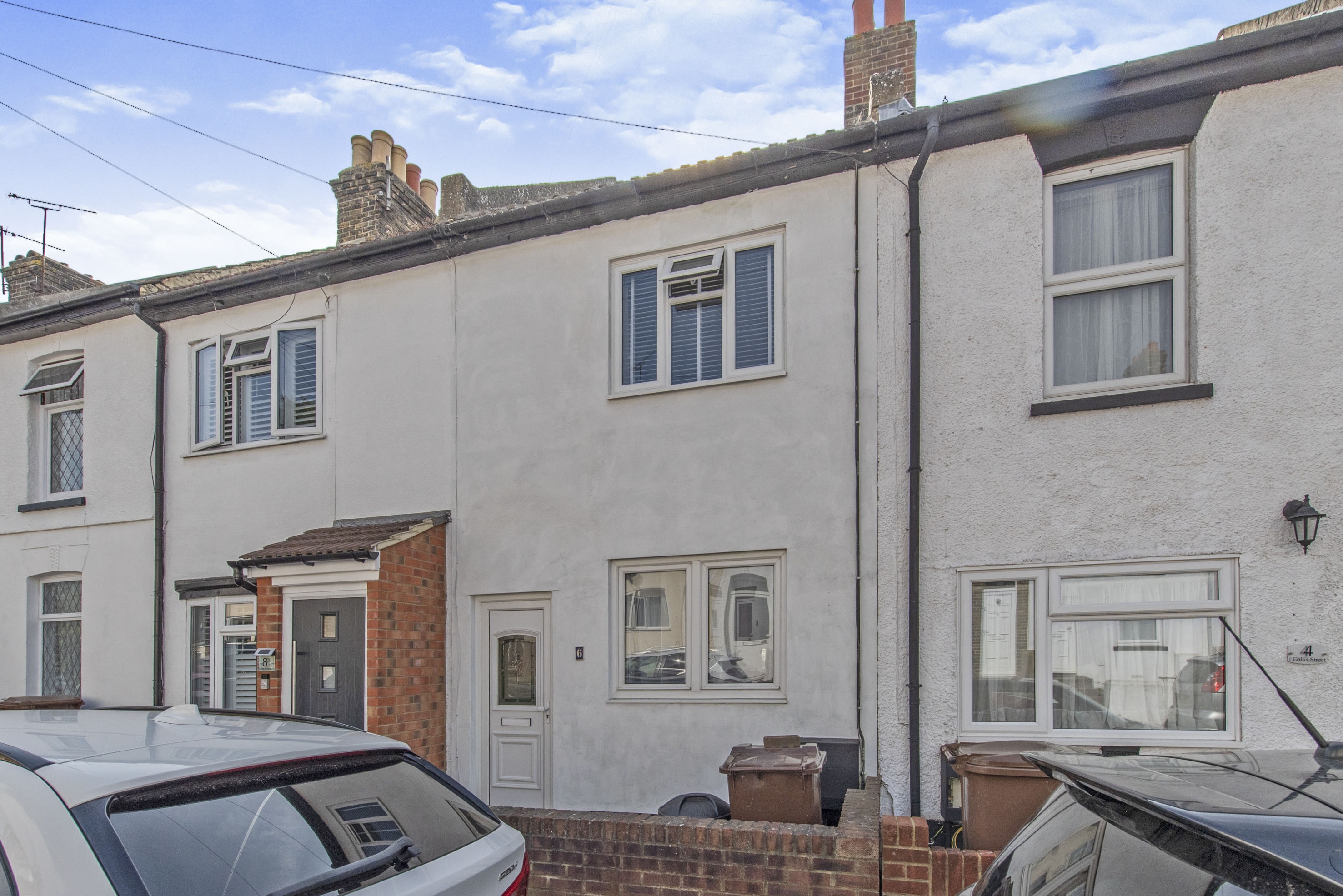 2 bedroom terraced house for sale in Collis Street, Rochester, ME2 3BE