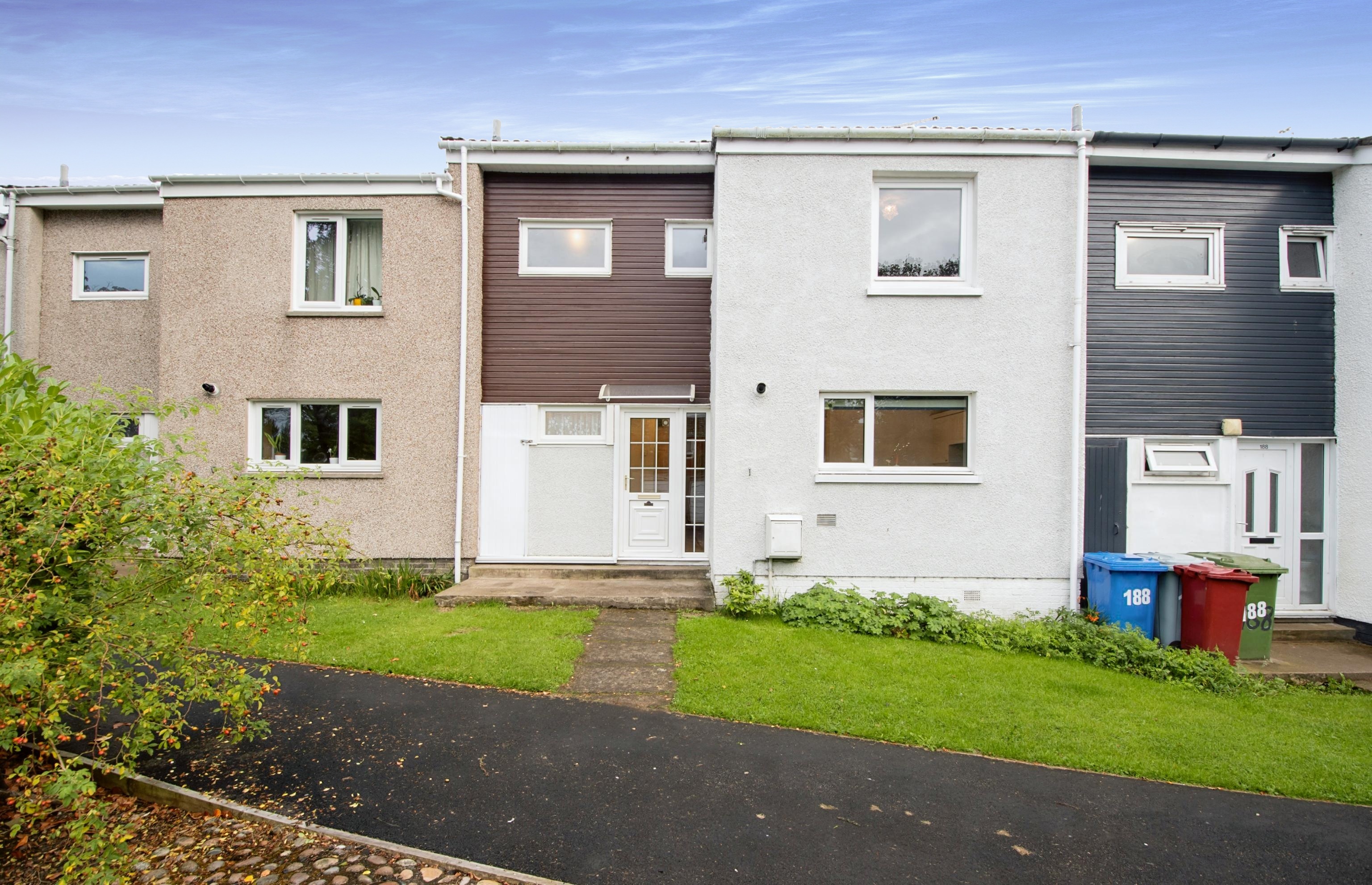 3 Bedroom Terraced House For Sale In Troon Avenue Glasgow G75 8tj