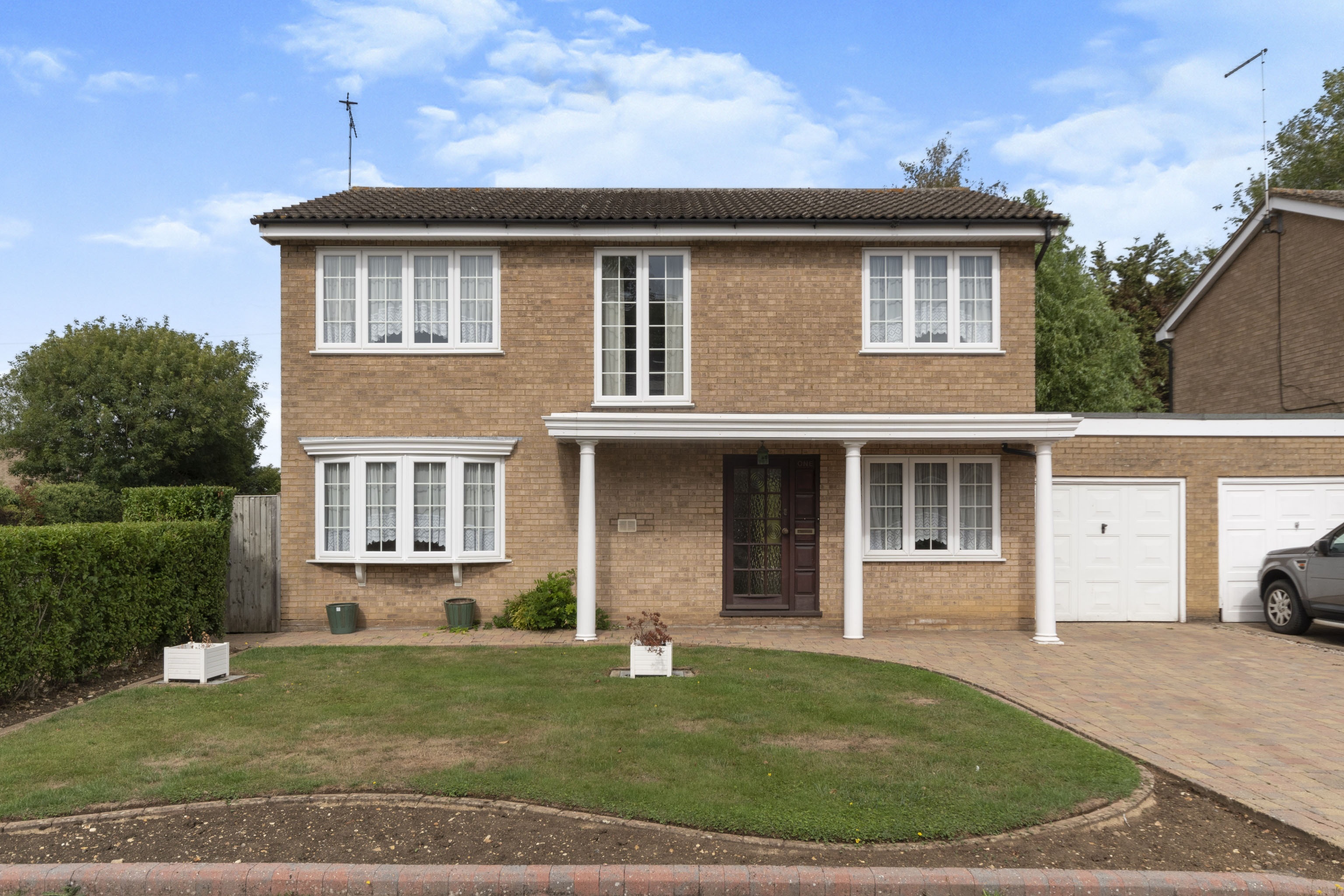 4 bedroom link detached house for sale in Tudor Close, Stevenage, SG1 4DB