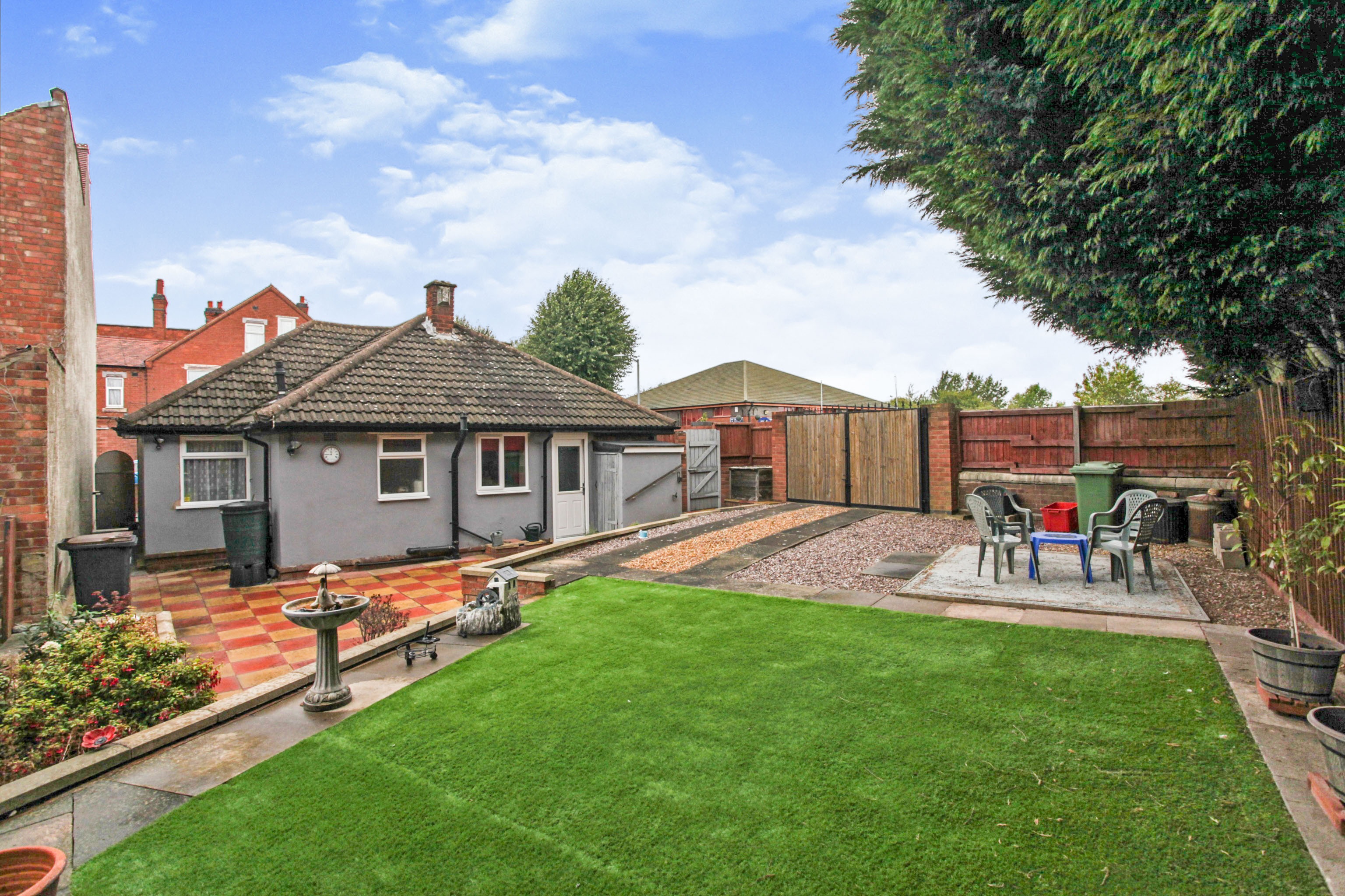 2 bedroom detached bungalow for sale in Westbury Road, Nuneaton, CV10 8HJ