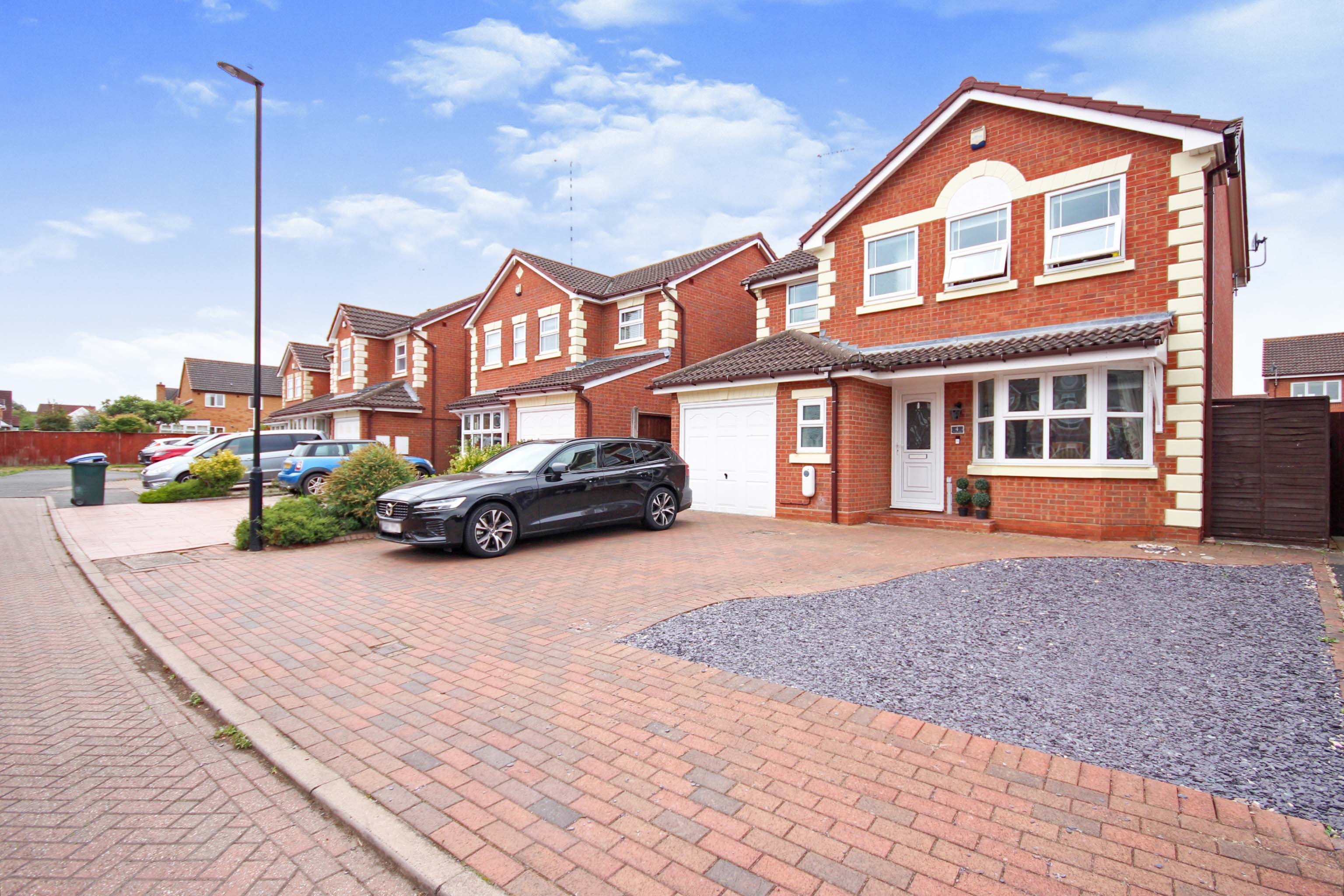 4 bedroom detached house for sale in Hulme Close, Coventry, CV3 2XN