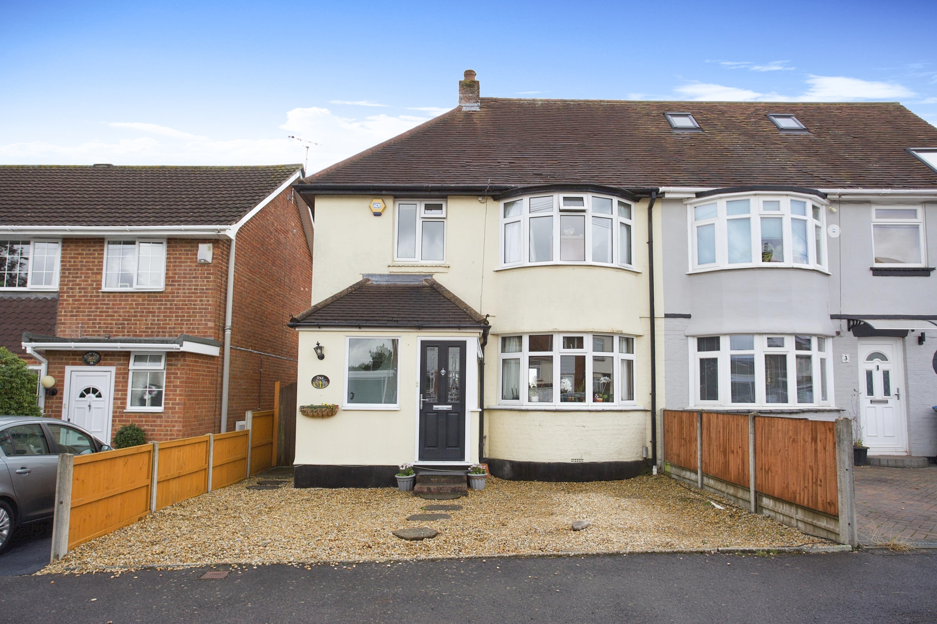 3 bedroom semidetached house for sale in Oak Road, Fareham, PO15 5EY