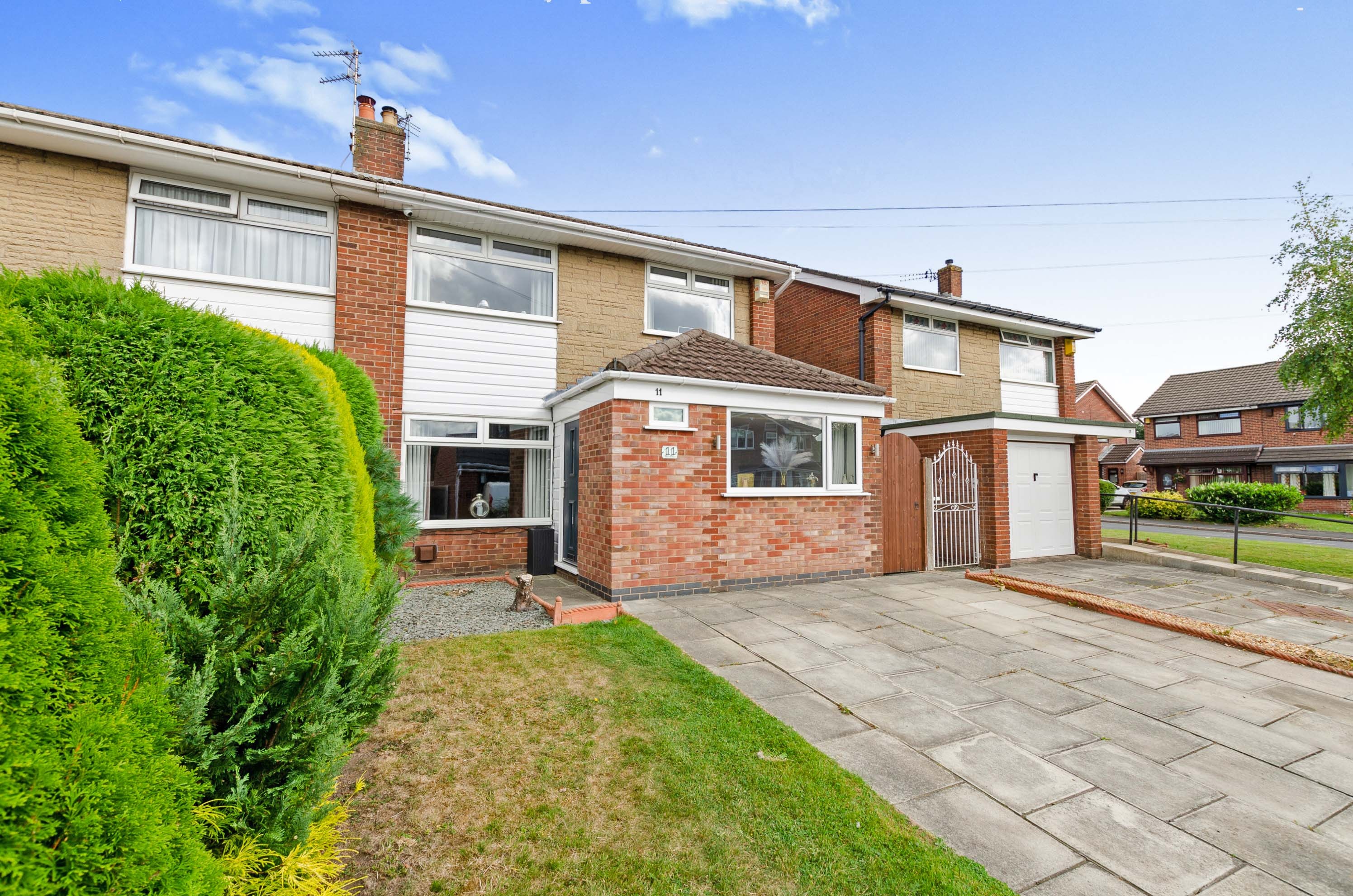 4 bedroom semidetached house for sale in Balliol Way, AshtonIn