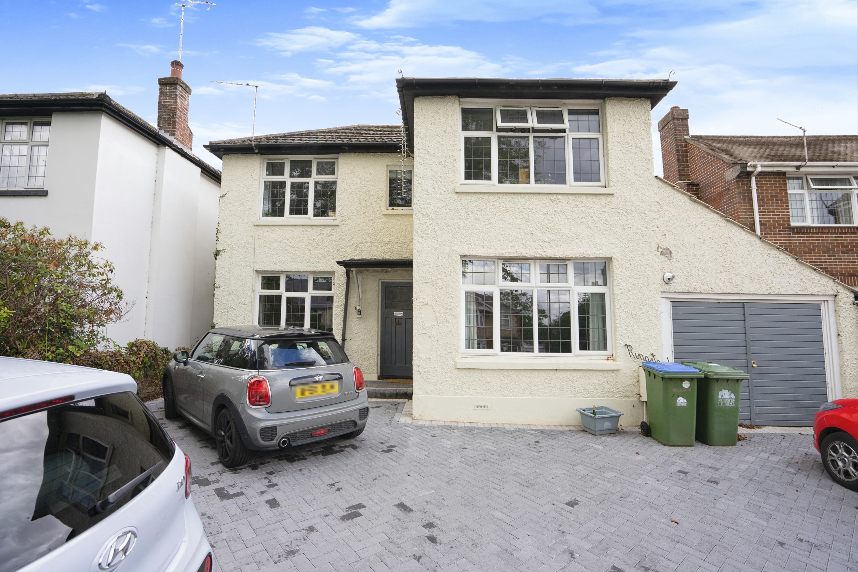 3 bedroom detached house for sale in Stoneham Lane, Swaythling