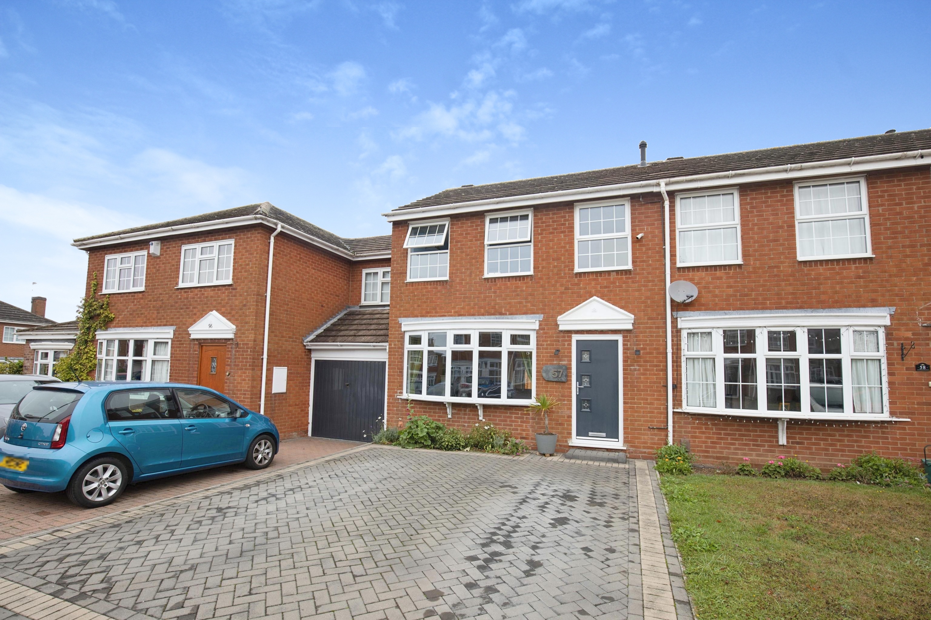 3 bedroom terraced house for sale in Charnwood Way, Leamington Spa, CV32 7BU