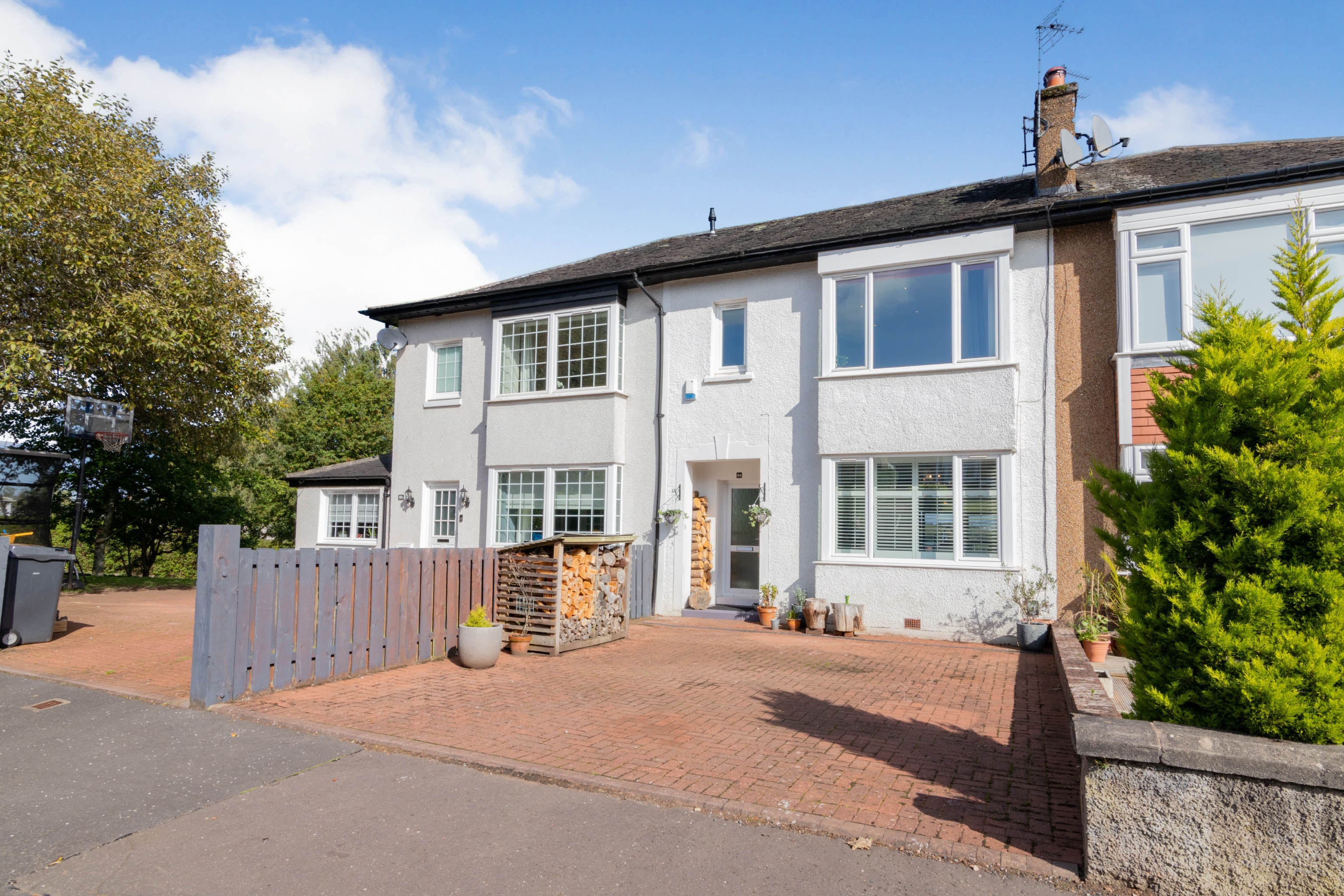 3 bedroom terraced house for sale in Kilpatrick Gardens, Glasgow, G76 7RH