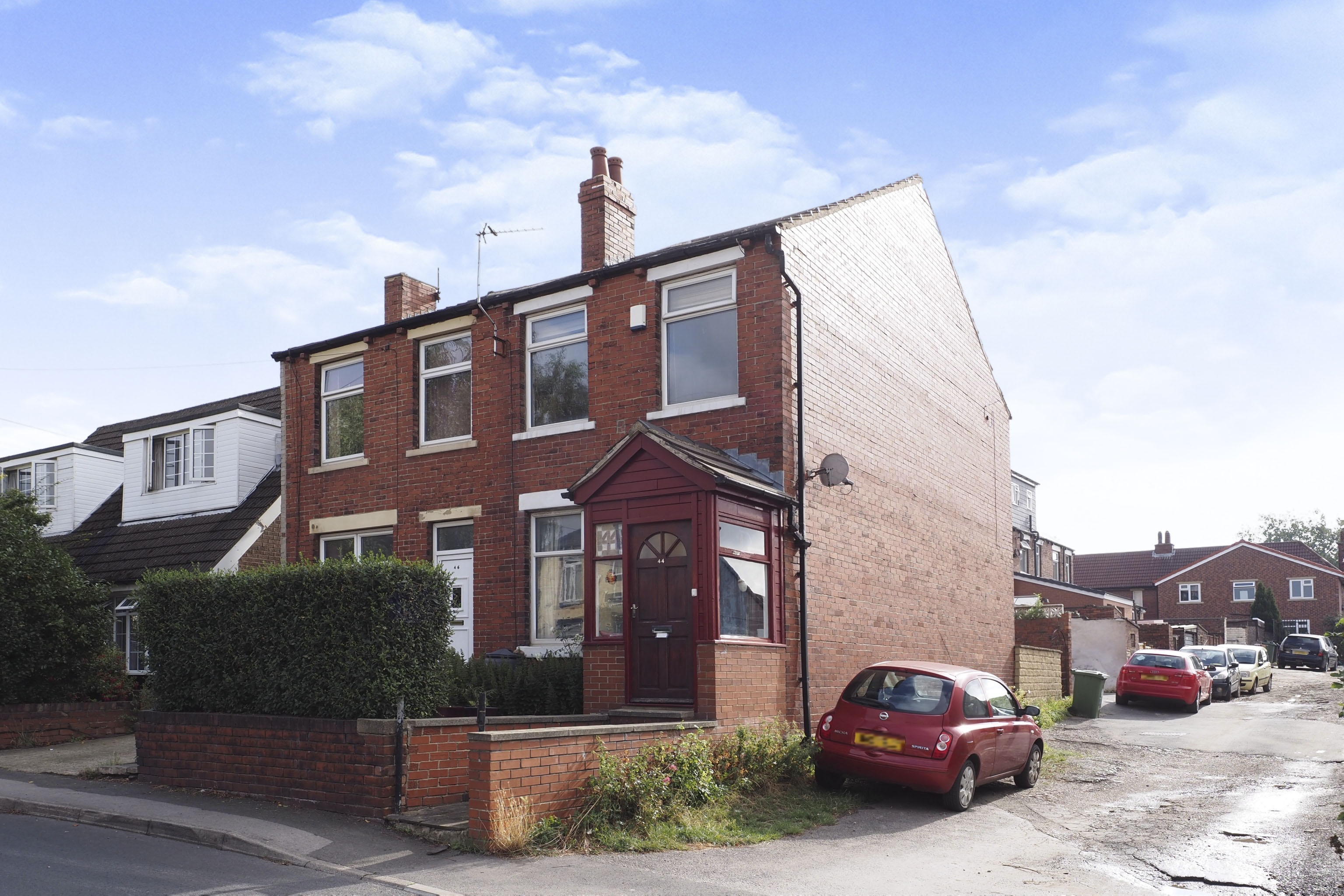 2 bedroom semidetached house for sale in Cemetery Road, Heckmondwike