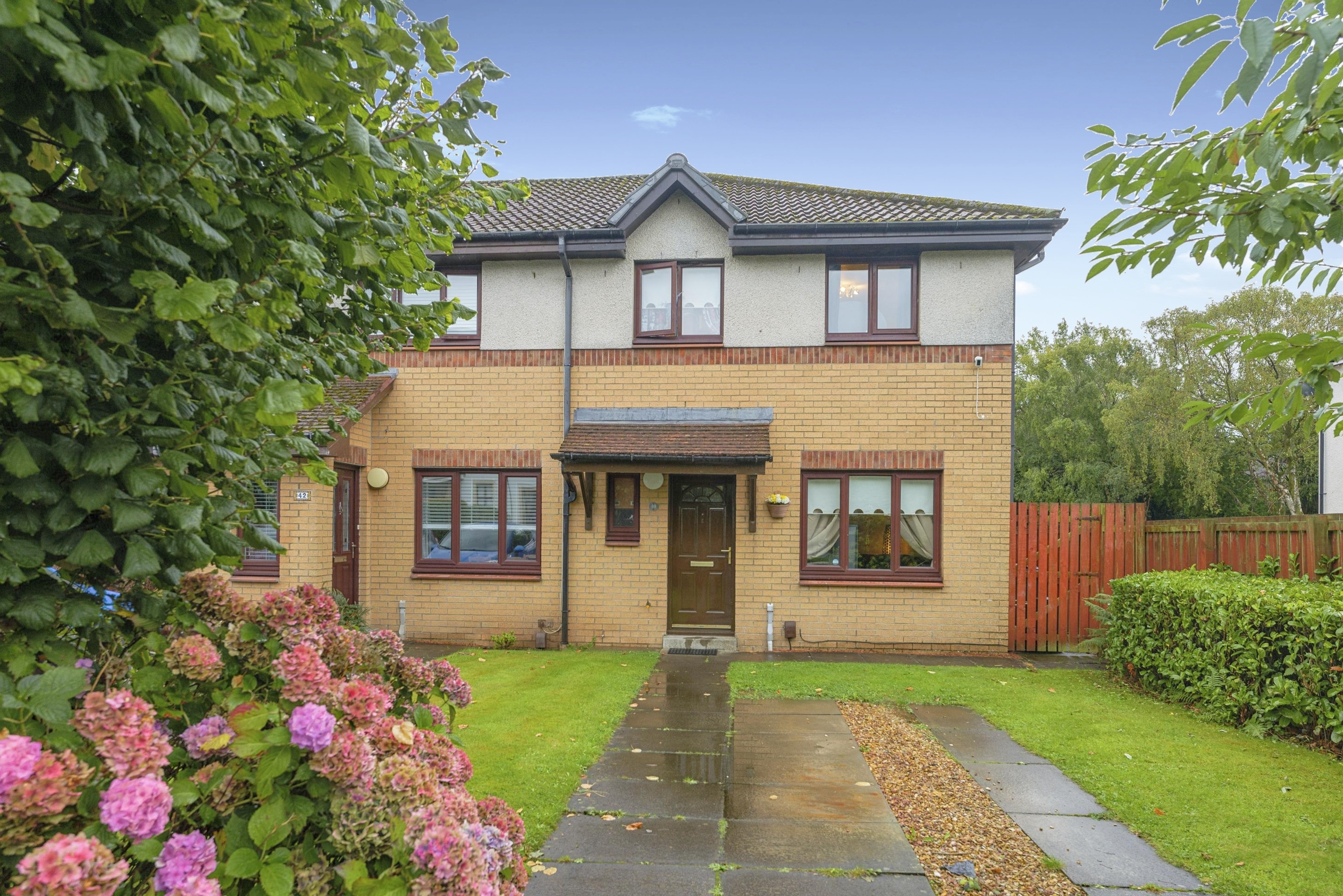 Bedroom Semi Detached House For Sale In Victoria Road Glasgow G Nq