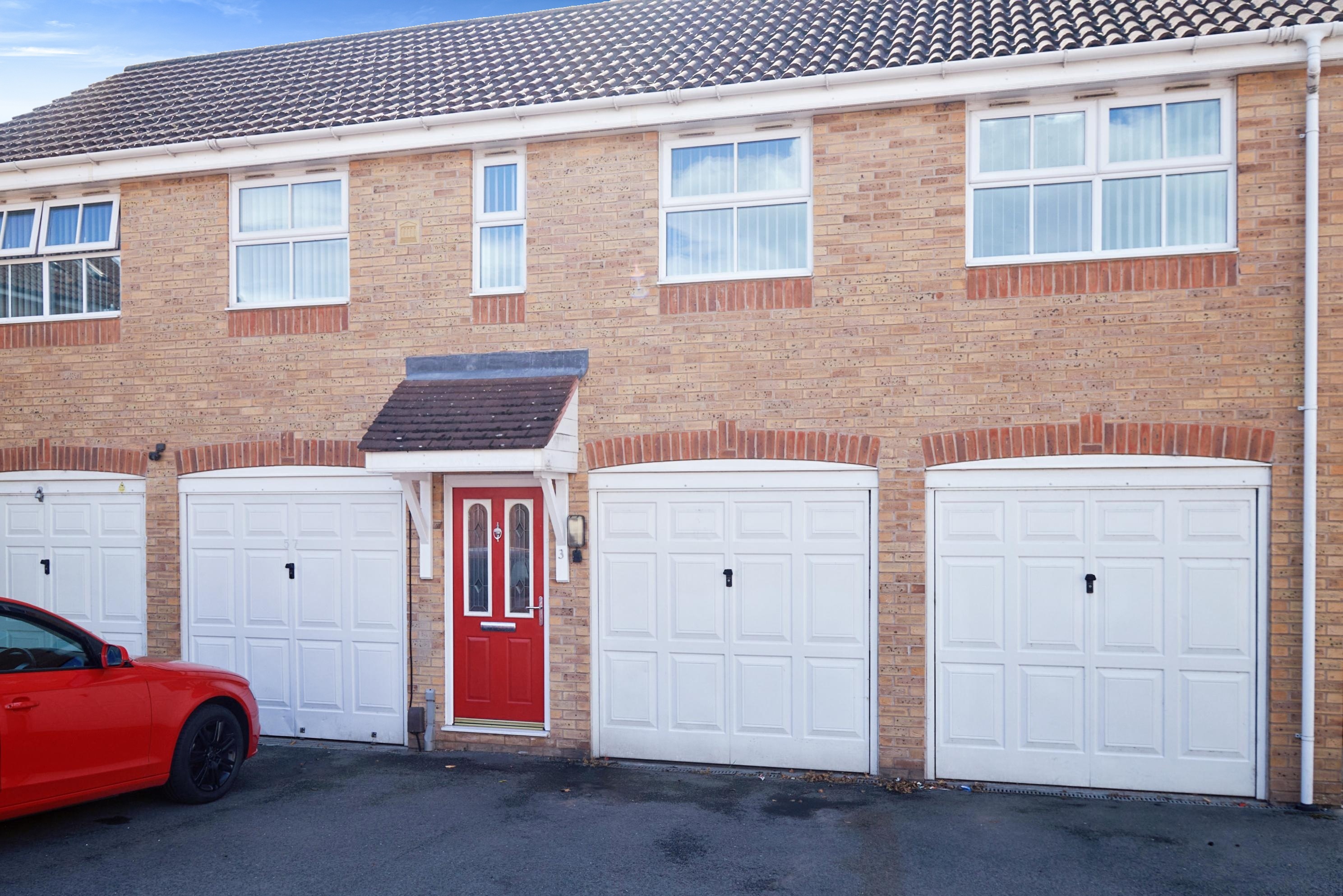 2 bedroom coach house for sale in Henbury Drive, Birmingham, B37 6UN