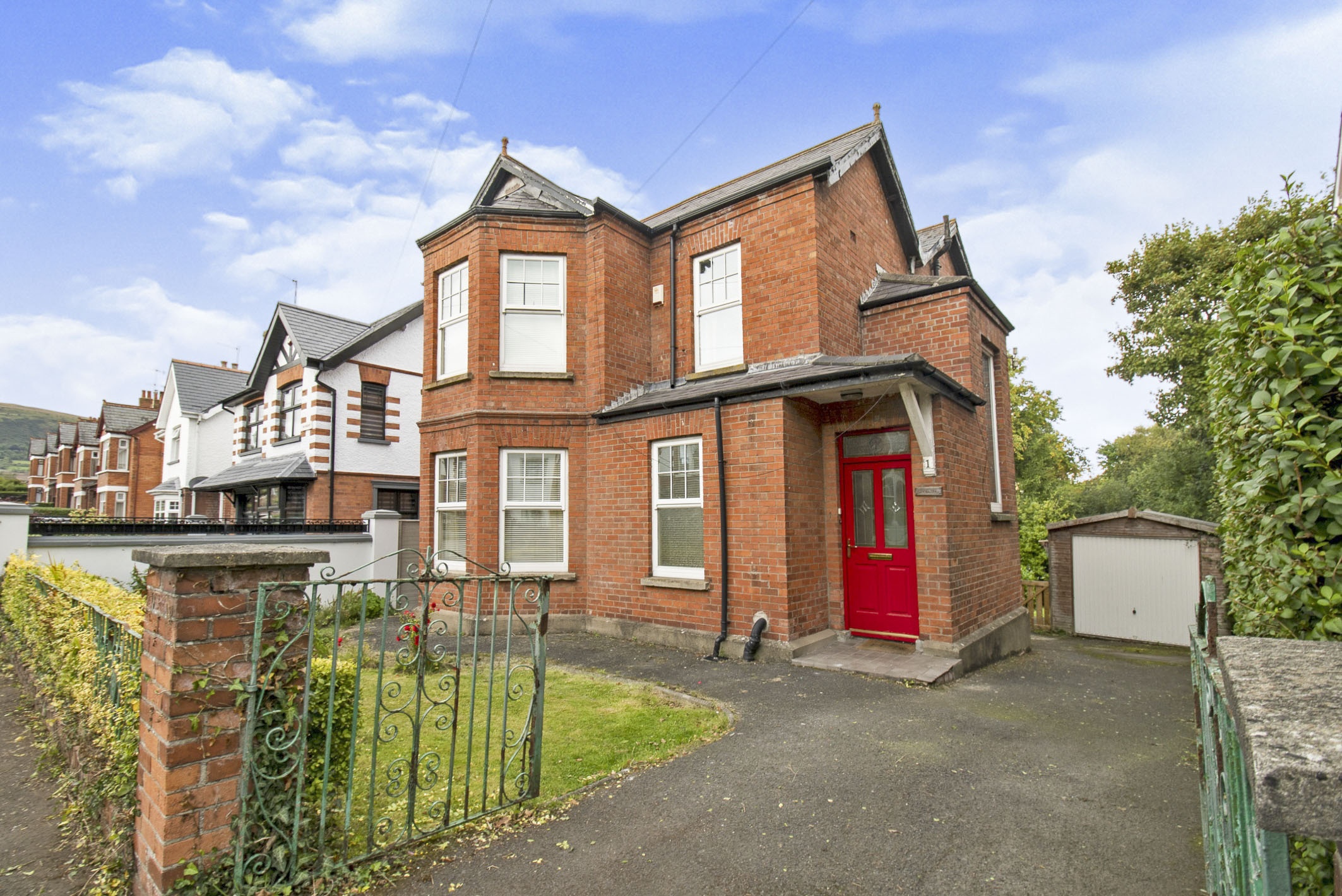 5 bedroom detached house for sale in Fruithill Park, Belfast, BT11 8GD