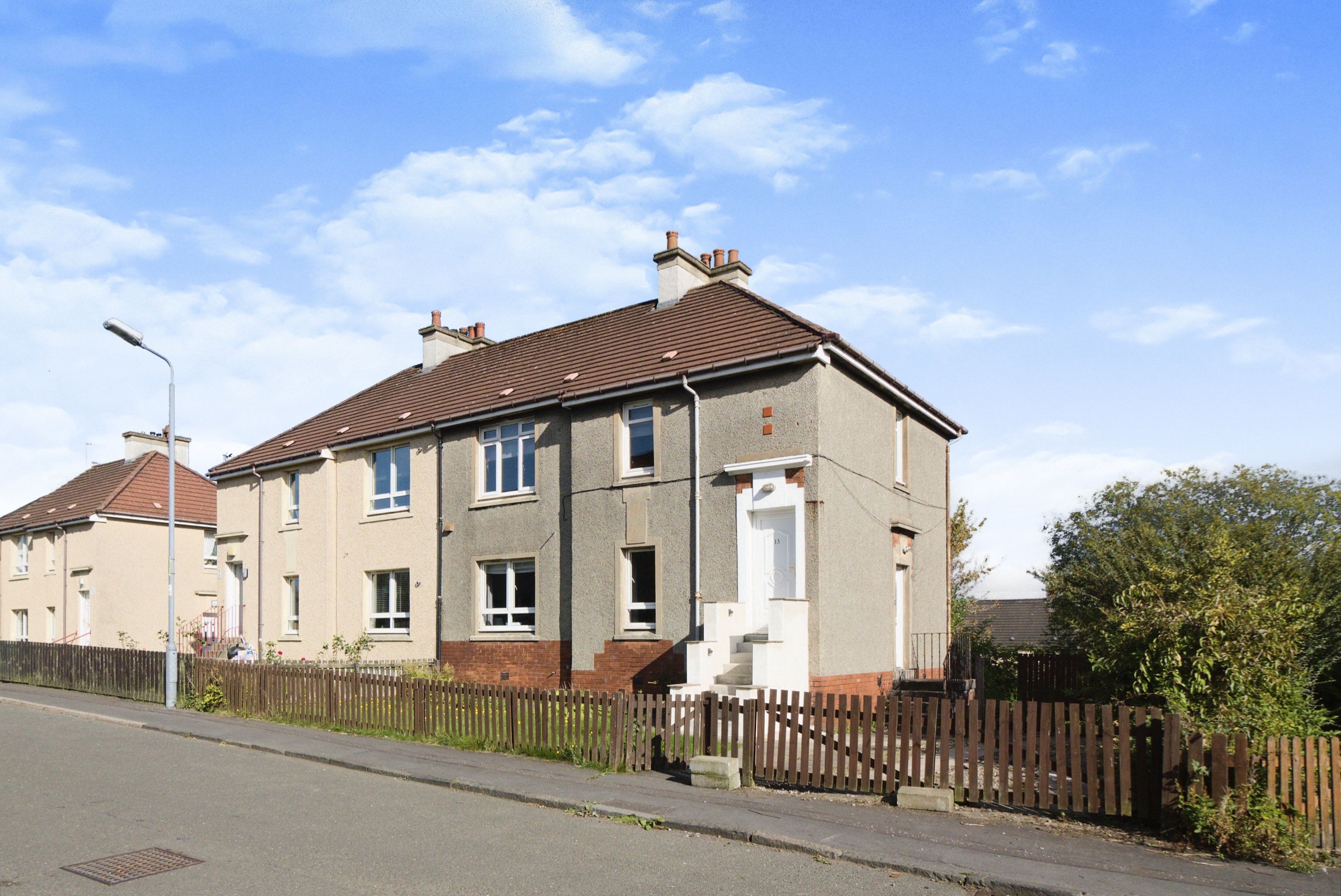 2 bedroom flat for sale in Millbrae Avenue, Glasgow, G69 9LT