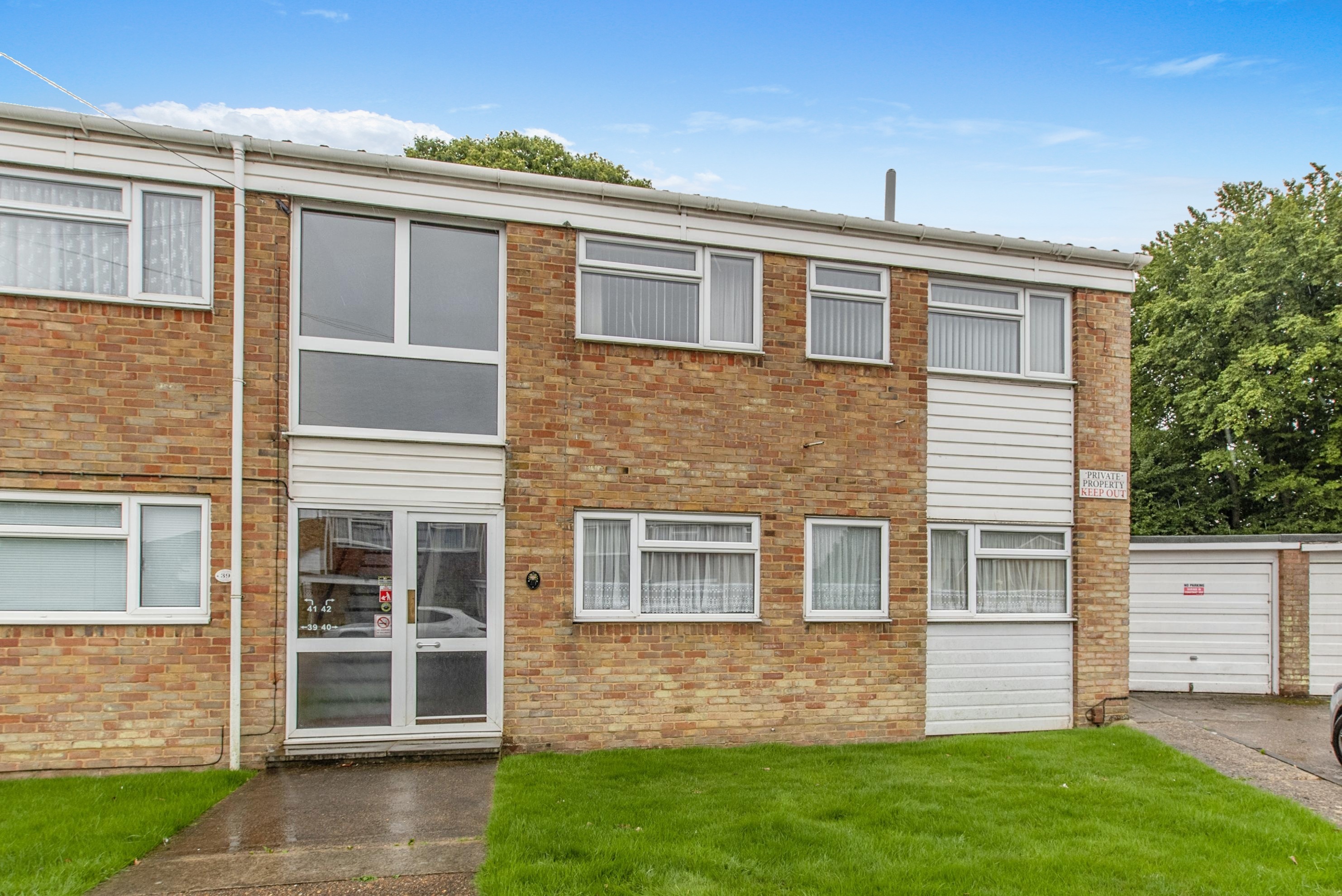 2 bedroom ground floor flat for sale in Sedley Close, Gillingham, ME8 9QZ