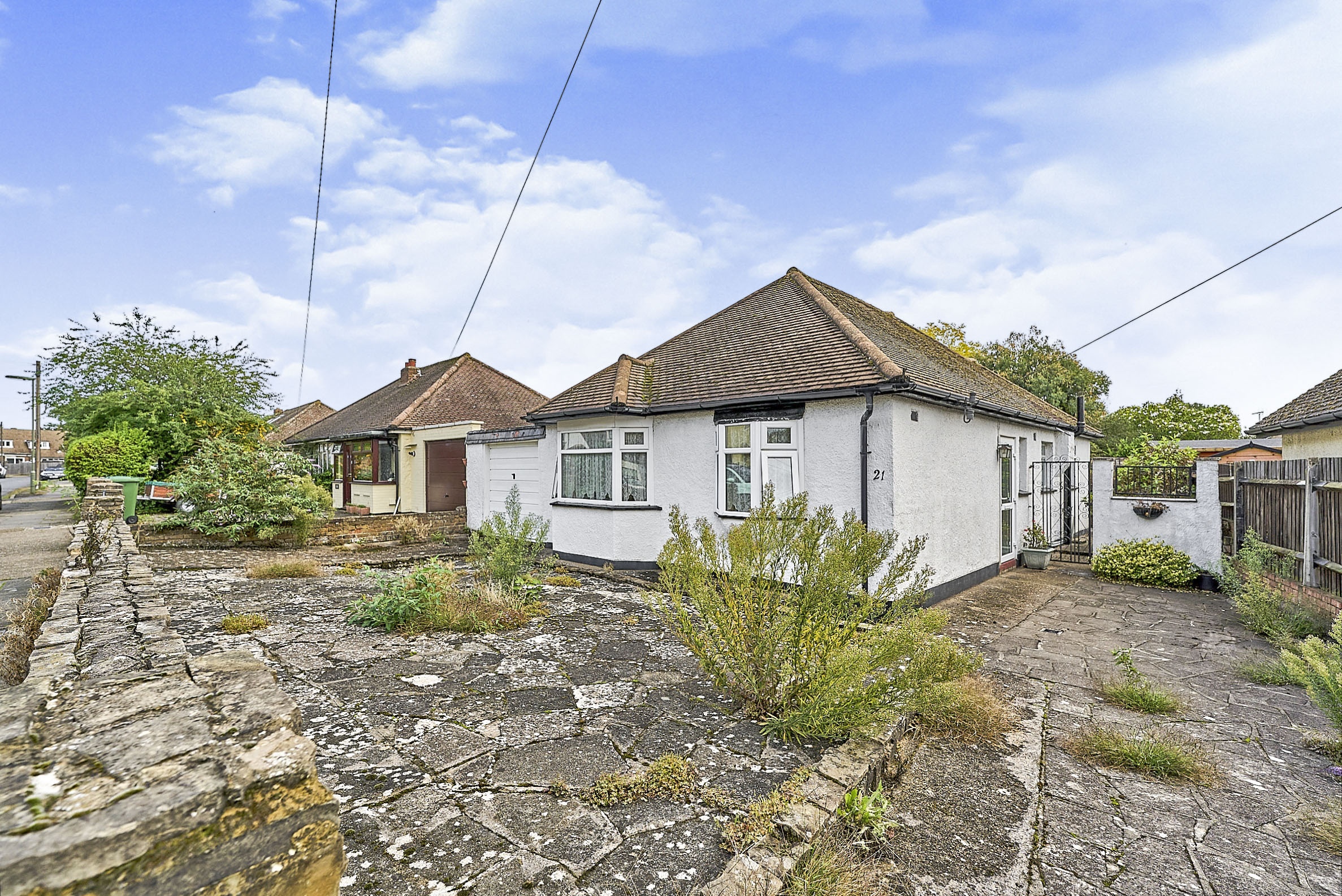 3 bedroom detached bungalow for sale in Bruce Avenue, Shepperton, TW17 9DP