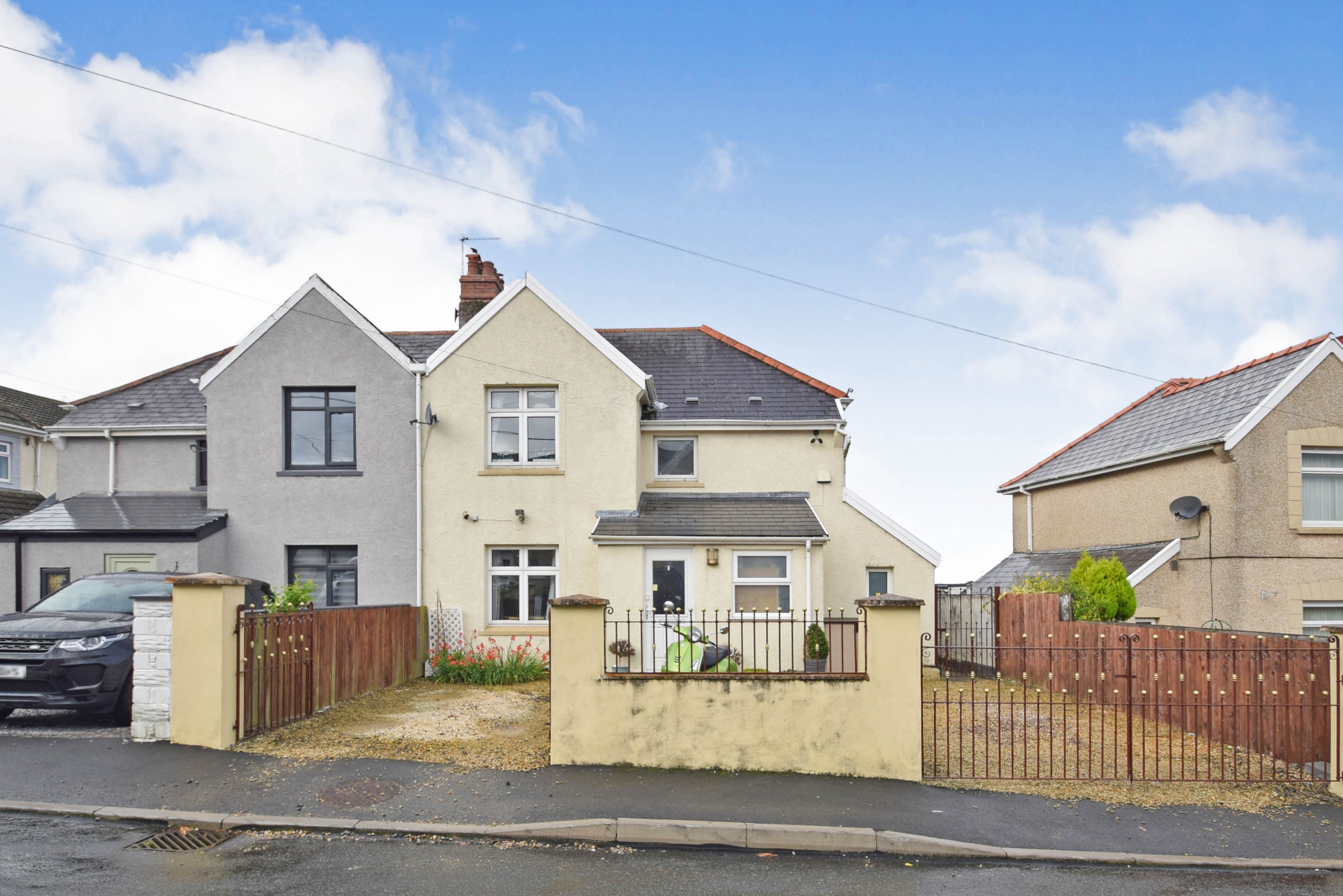 3 bedroom semidetached house for sale in Abercedi, Penclawdd, SA4 3XB