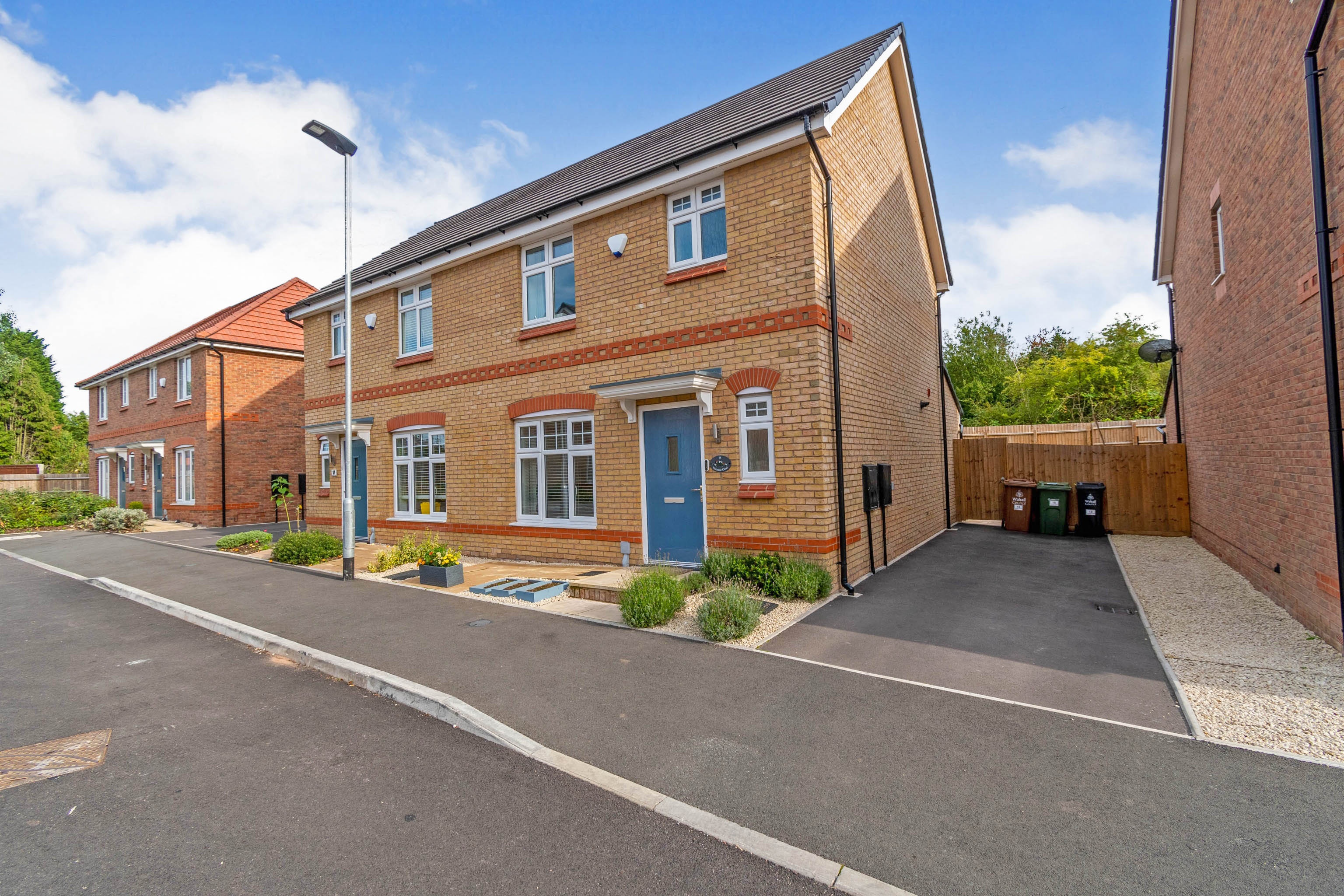 3 Bedroom Semi Detached House For Sale In Ceramic Close Wednesbury