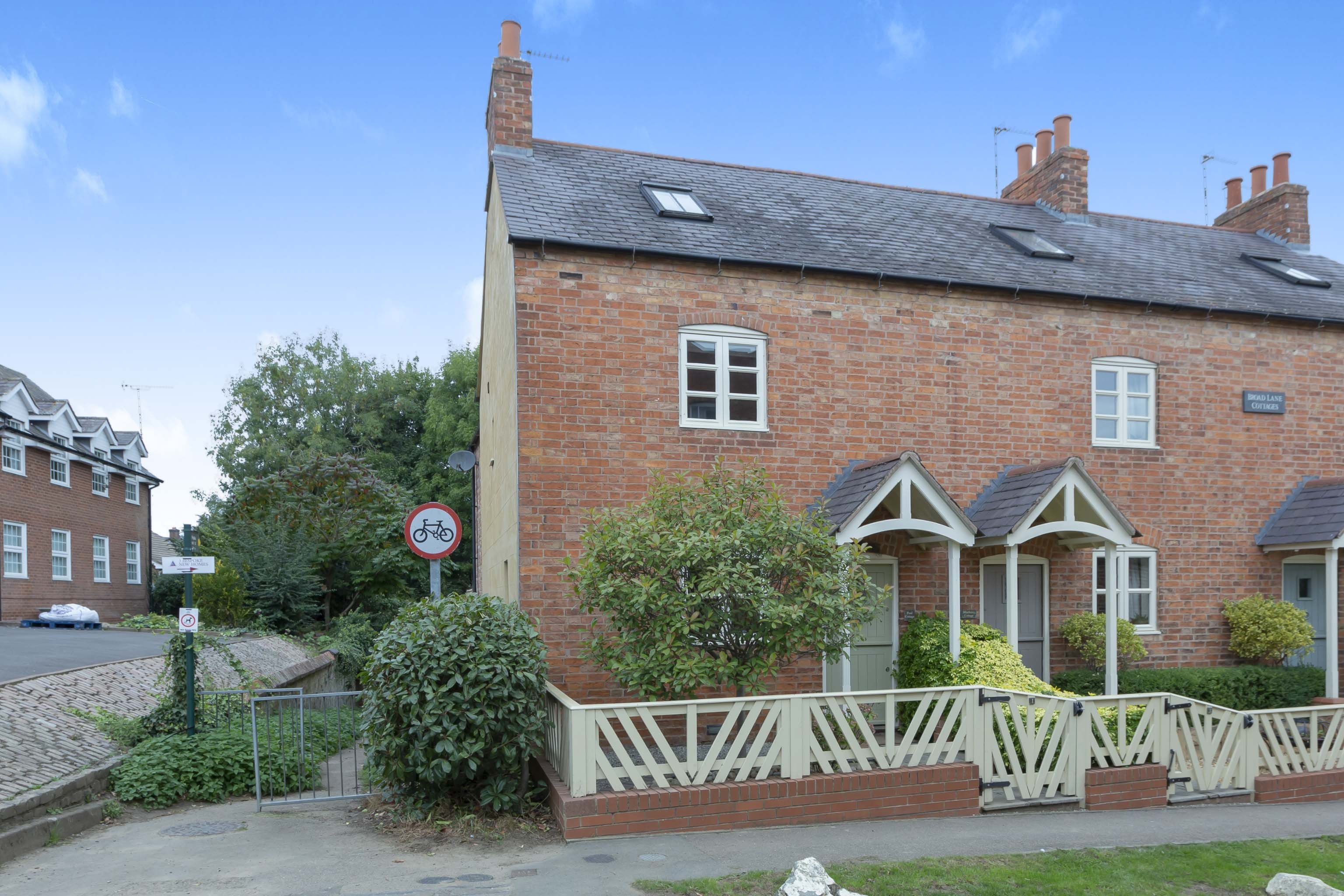 3 bedroom cottage for sale in Broad Lane, Husbands Bosworth