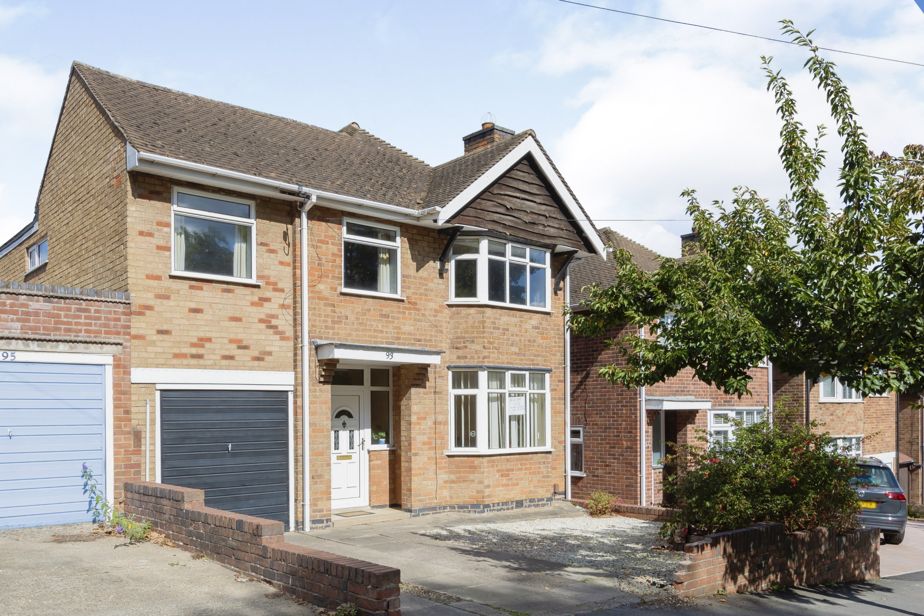 4 bedroom detached house for sale in Greengate Lane, Birstall