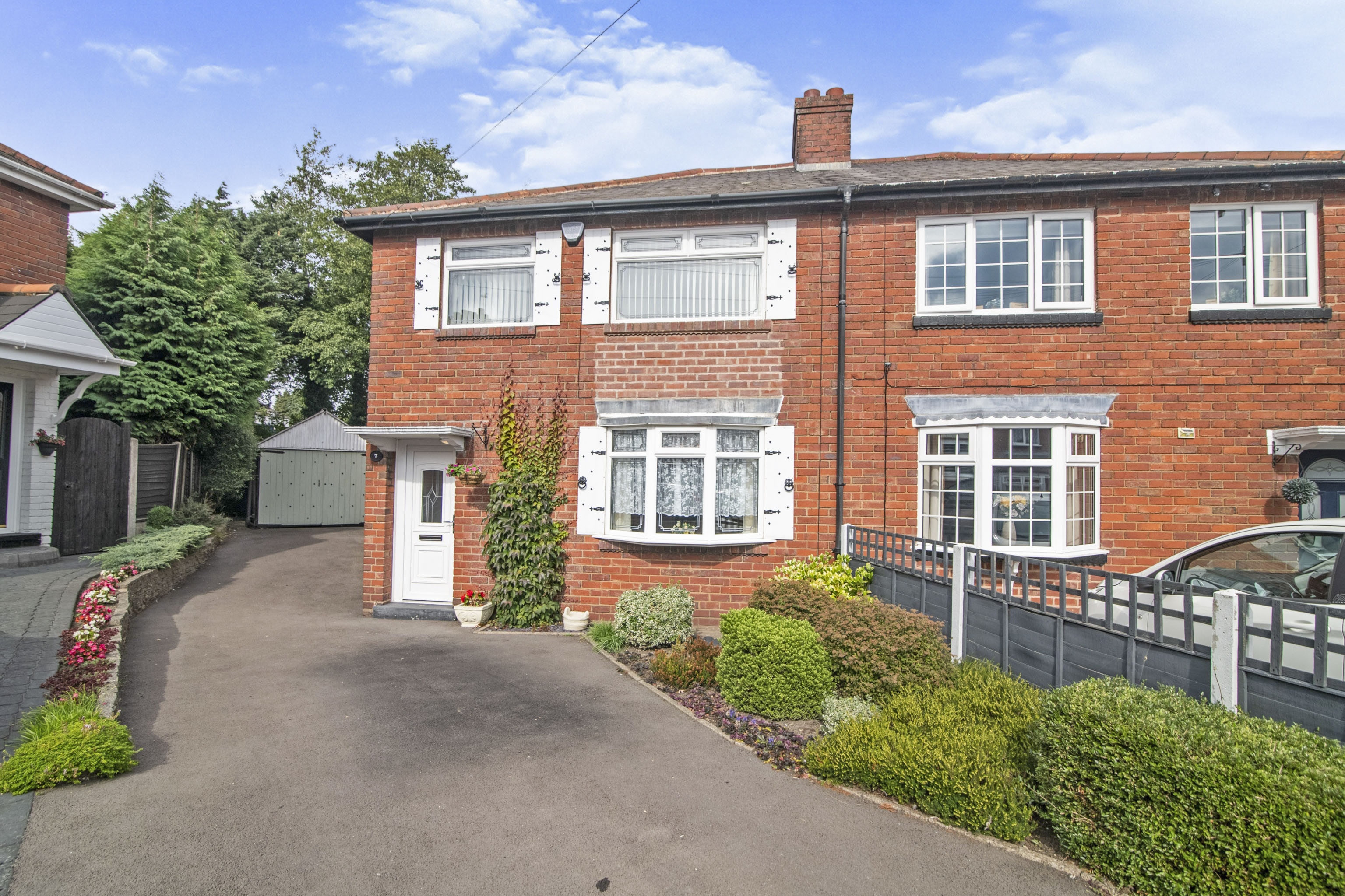 4 bedroom semidetached house for sale in Penn Road, Rowley Regis, B65 0PQ