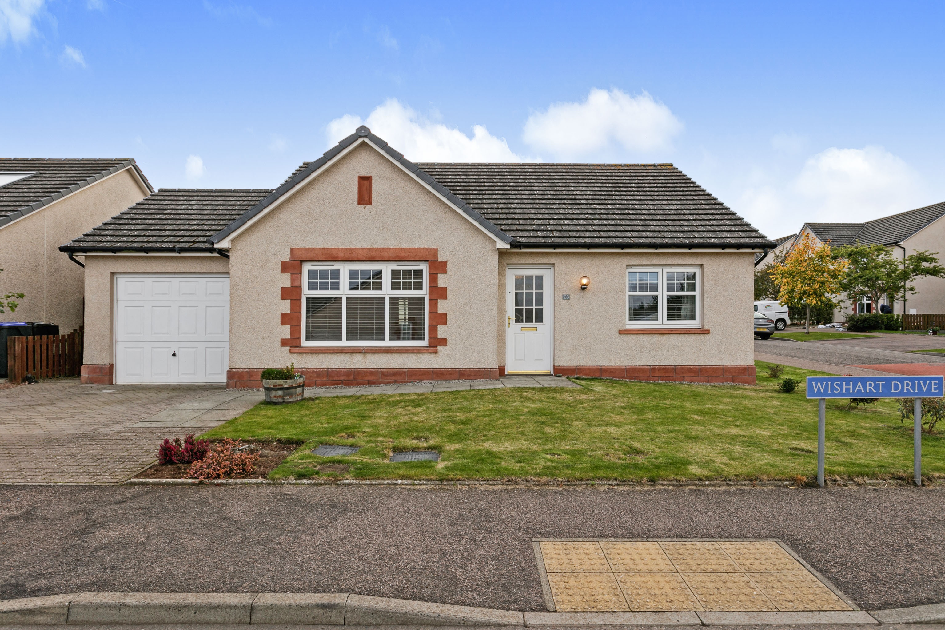 3 bedroom detached bungalow for sale in Wishart Drive, Laurencekirk