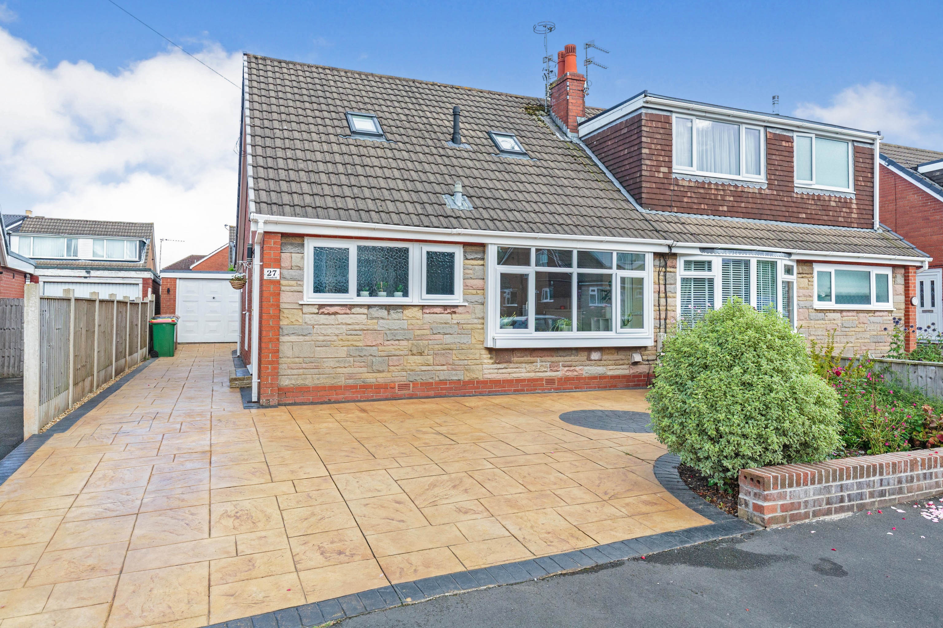 3 bedroom semidetached bungalow for sale in Clanfield, Preston, PR2 9RR