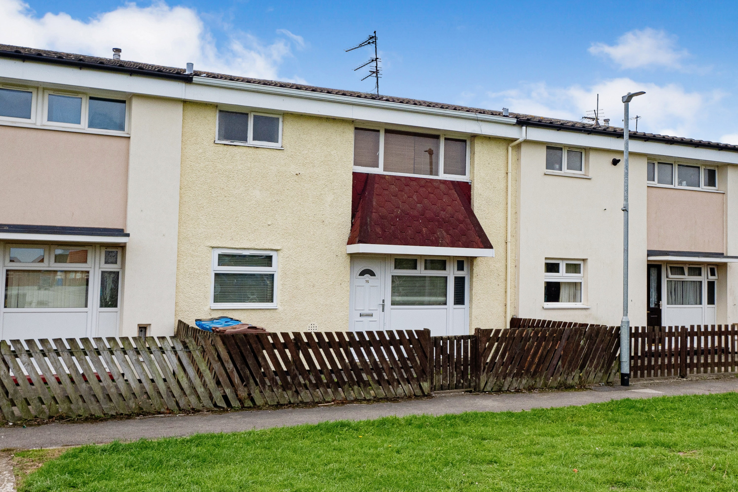3 bedroom terraced house for sale in Dane Park Road, Hull, HU6 9AF