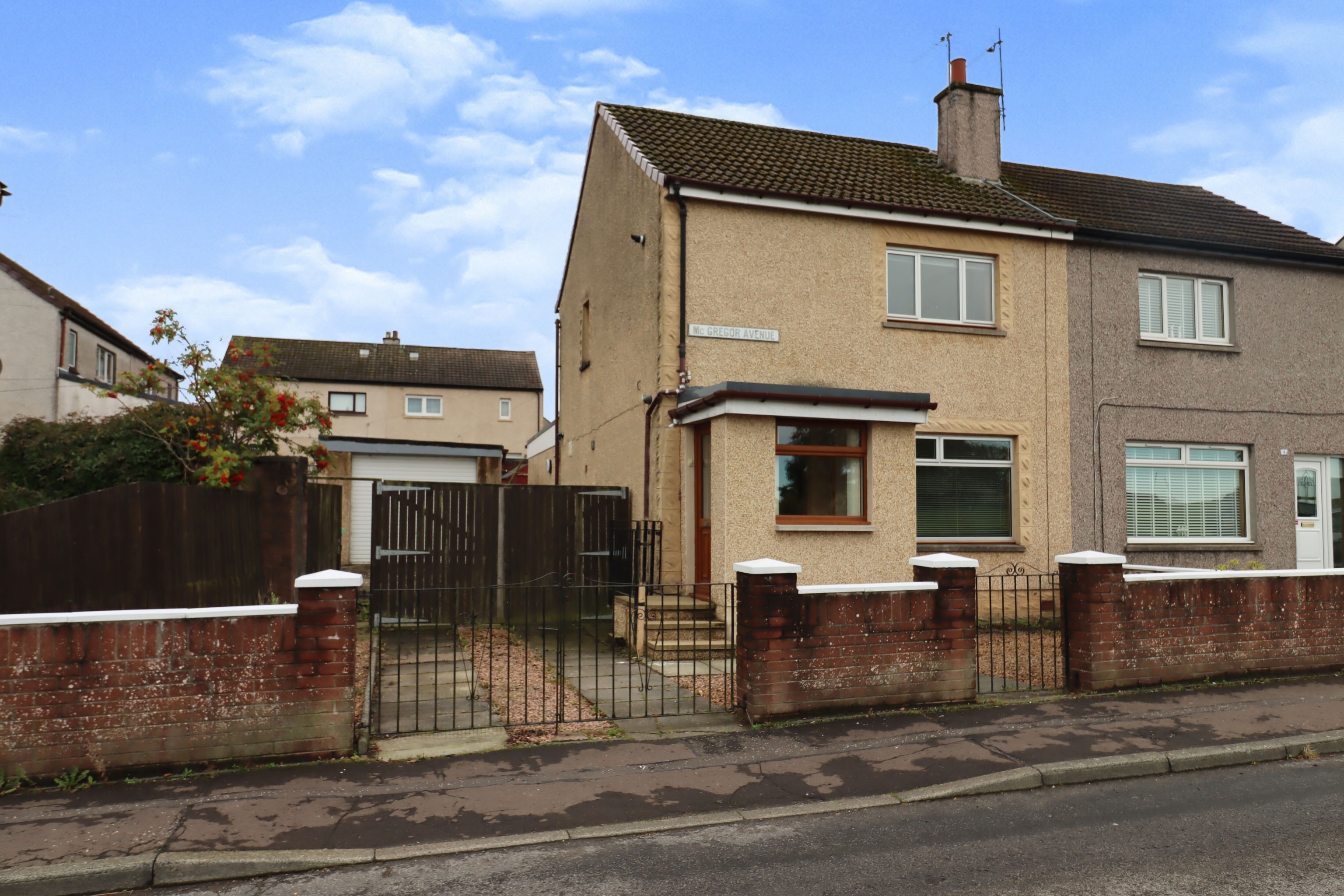3 bedroom semidetached house for sale in Mcgregor Avenue, Lochgelly