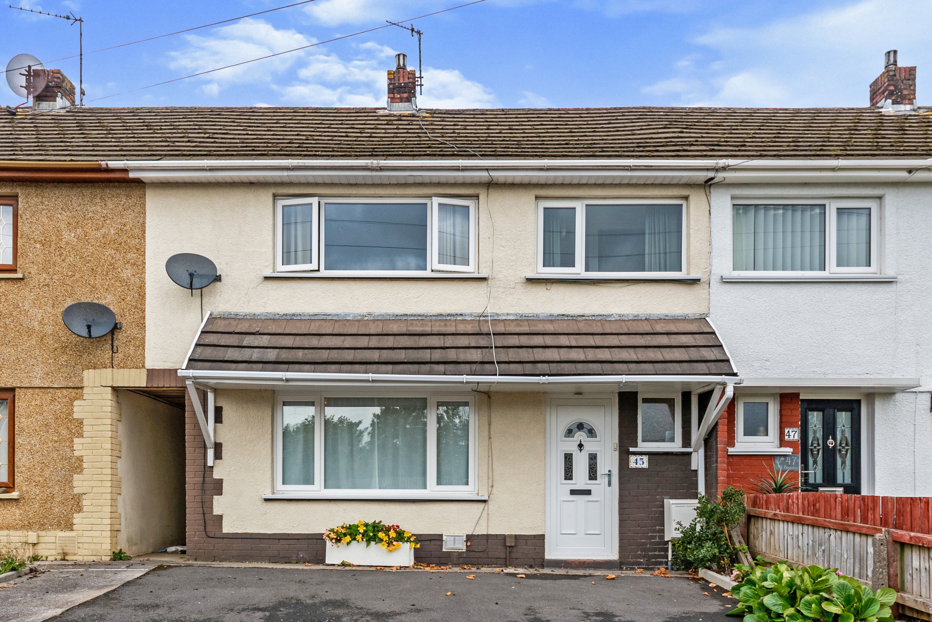 3 bedroom terraced house for sale in Heol Illtyd, Caewern, Neath, SA10 7SE