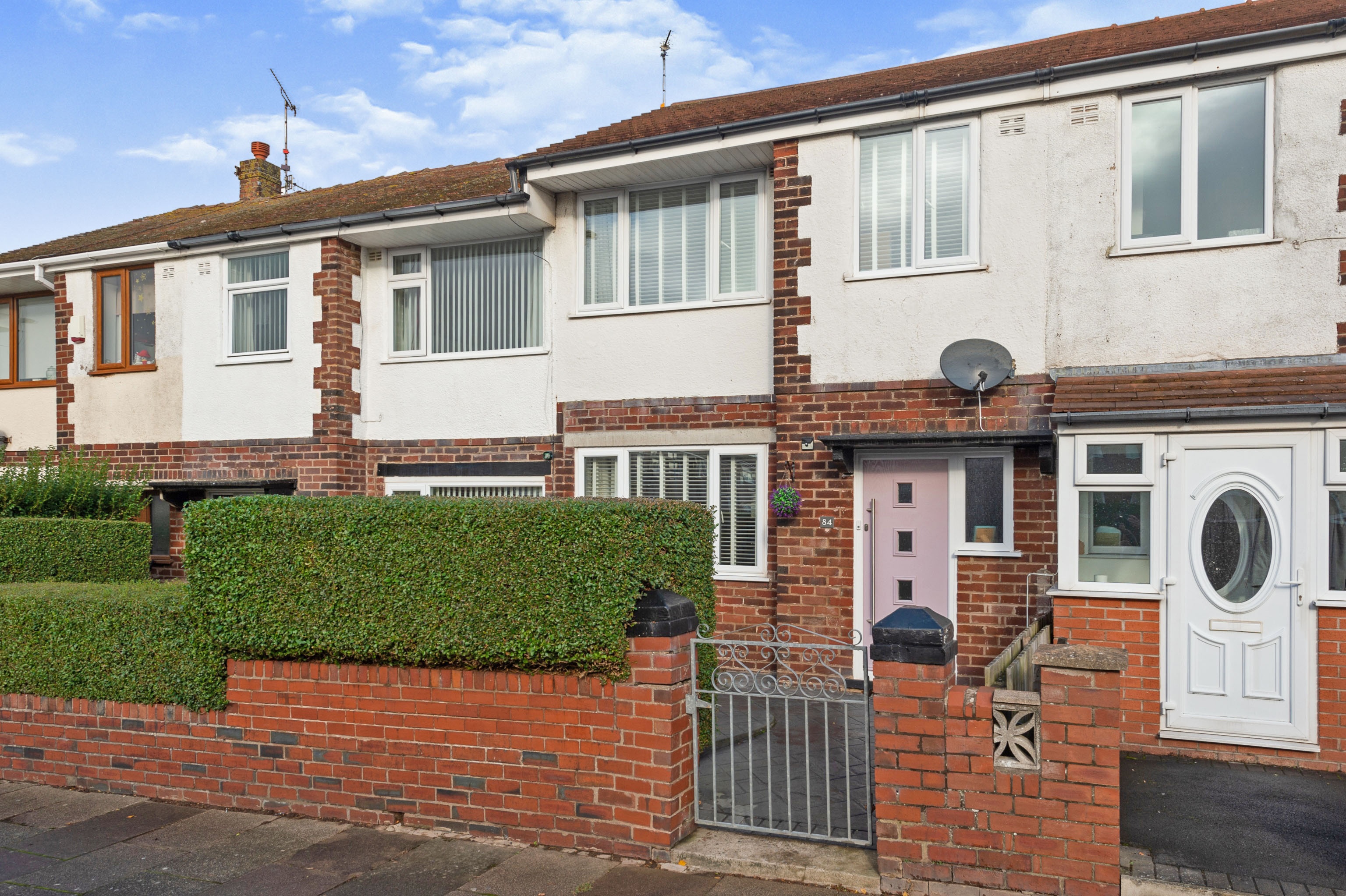 3 bedroom terraced house for sale in Laburnum Crescent, Barrowin