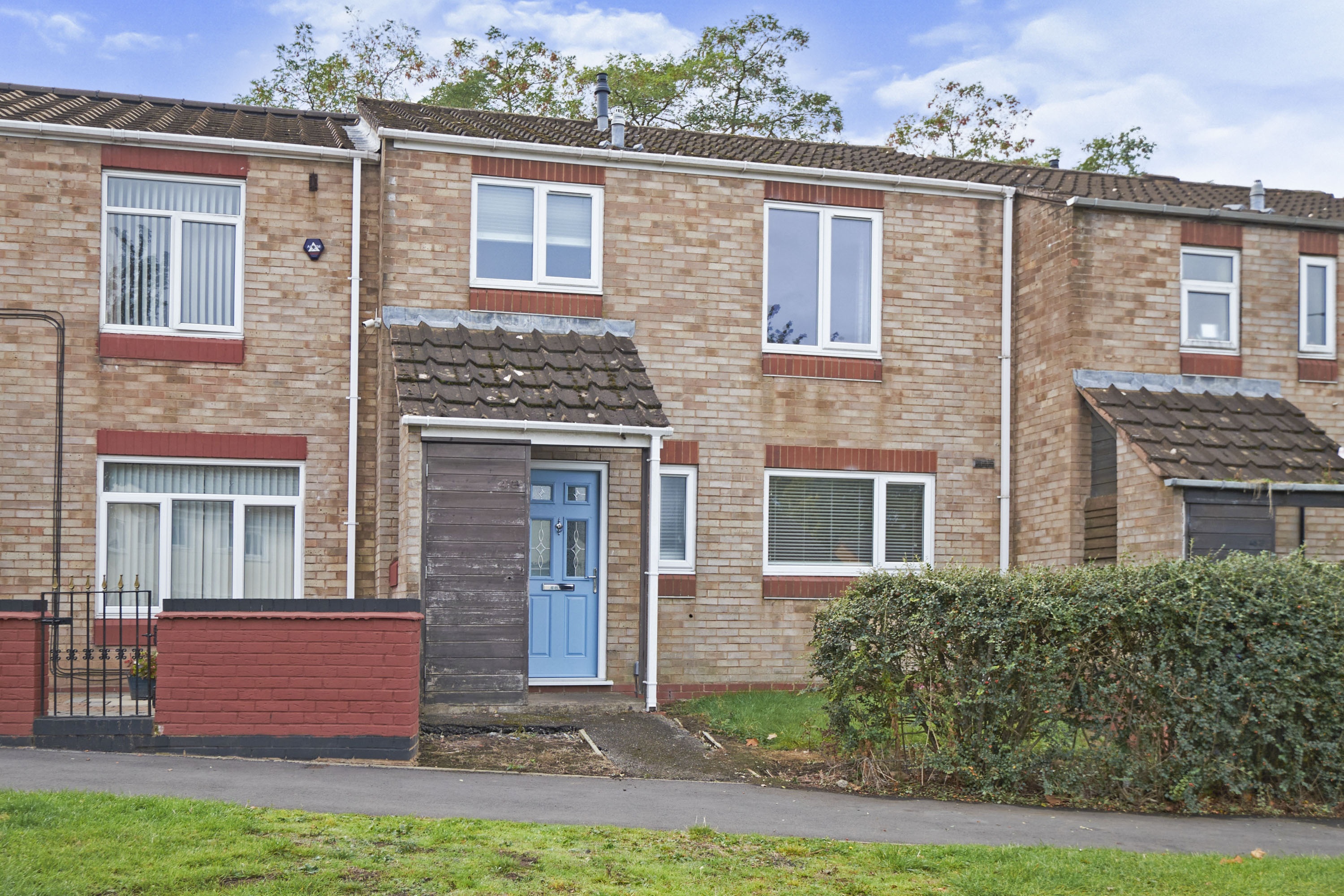 3 bedroom terraced house for sale in Primrose Hill, Birmingham, B38 9QL