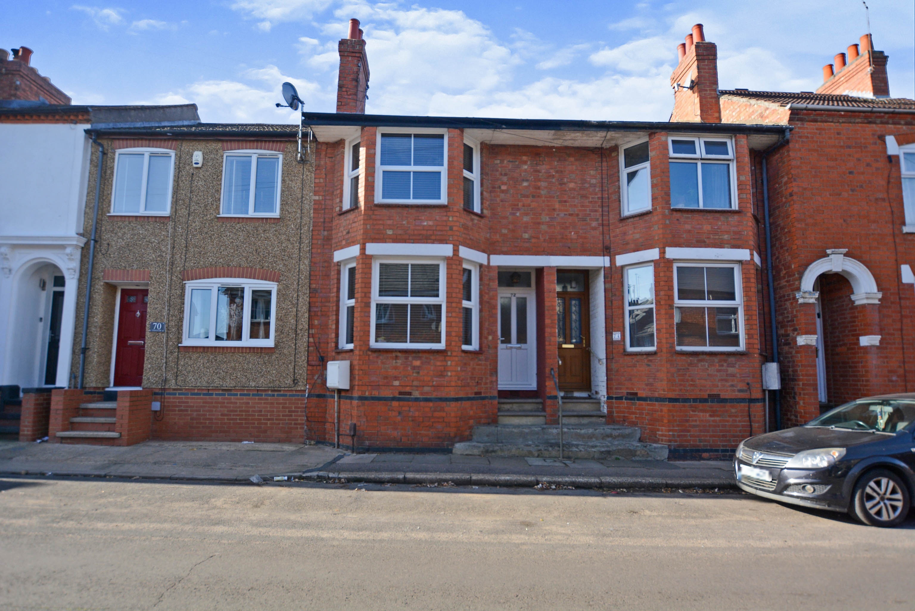 3 bedroom terraced house for sale in Chaucer Street, Northampton, NN2 7HN