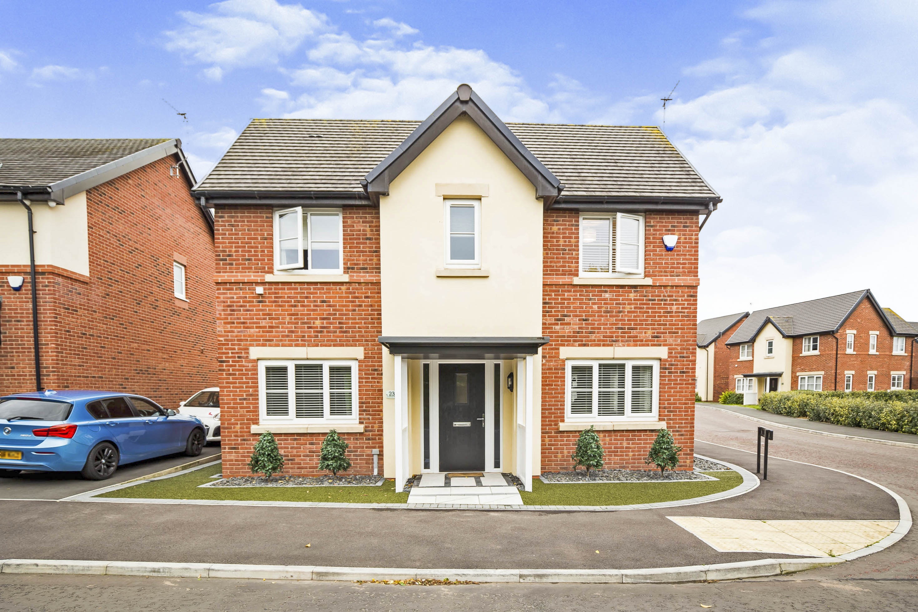 4 bedroom detached house for sale in Callender Way, Frodsham, WA6 0FX