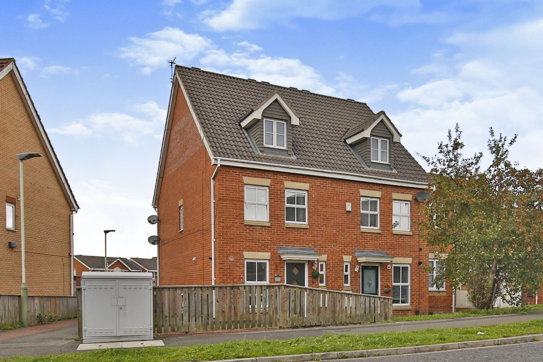 3 bedroom semidetached house for sale in Chestnut Drive, Darlington