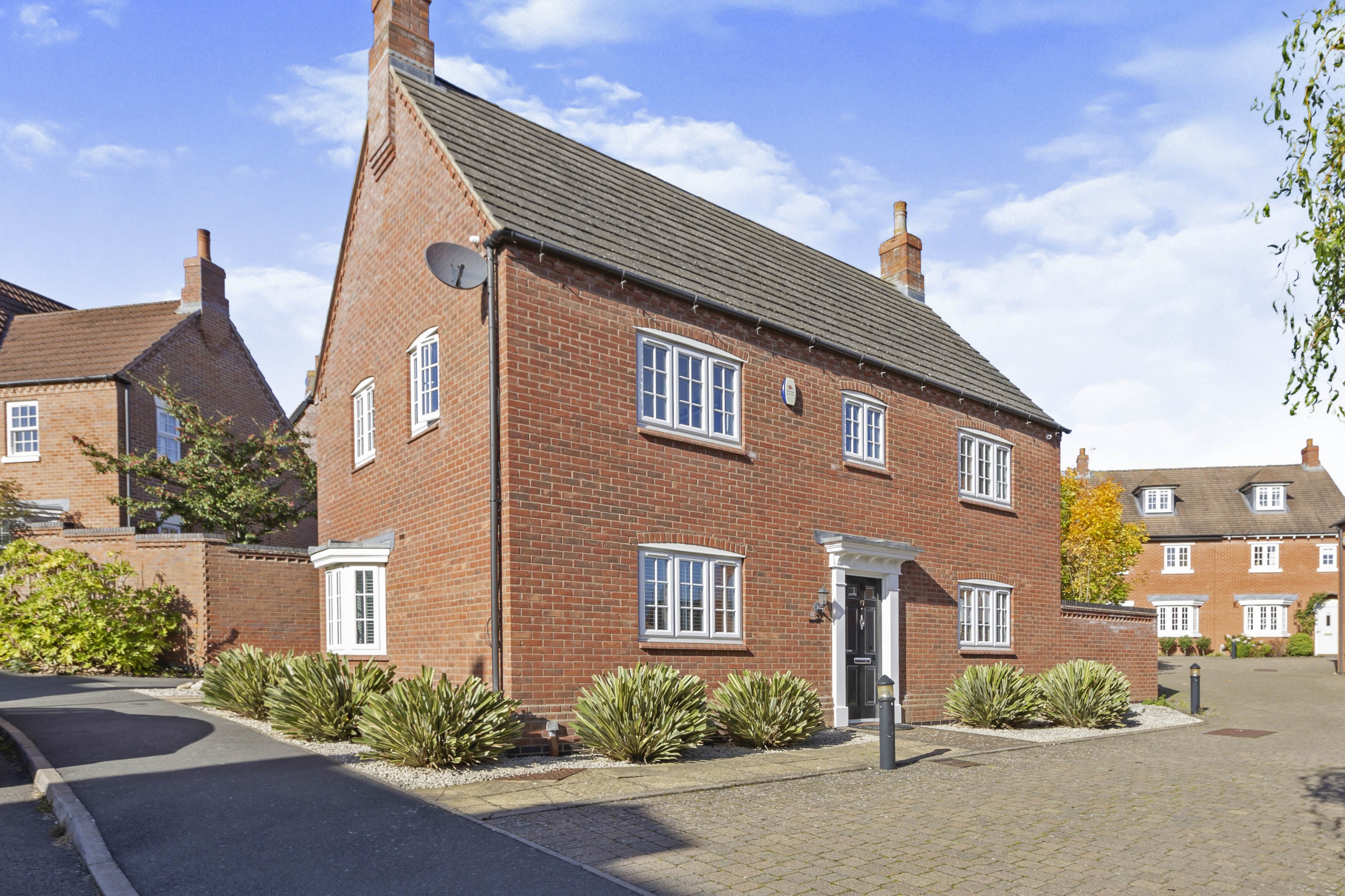 4 bedroom detached house for sale in Long Close, Anstey, LE7 7QG