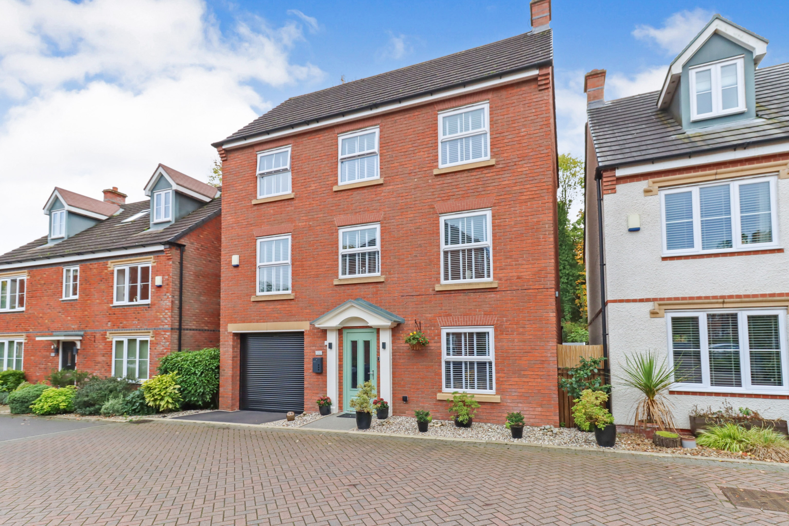 4 bedroom detached house for sale in The Dingle, Telford, TF4 3FA