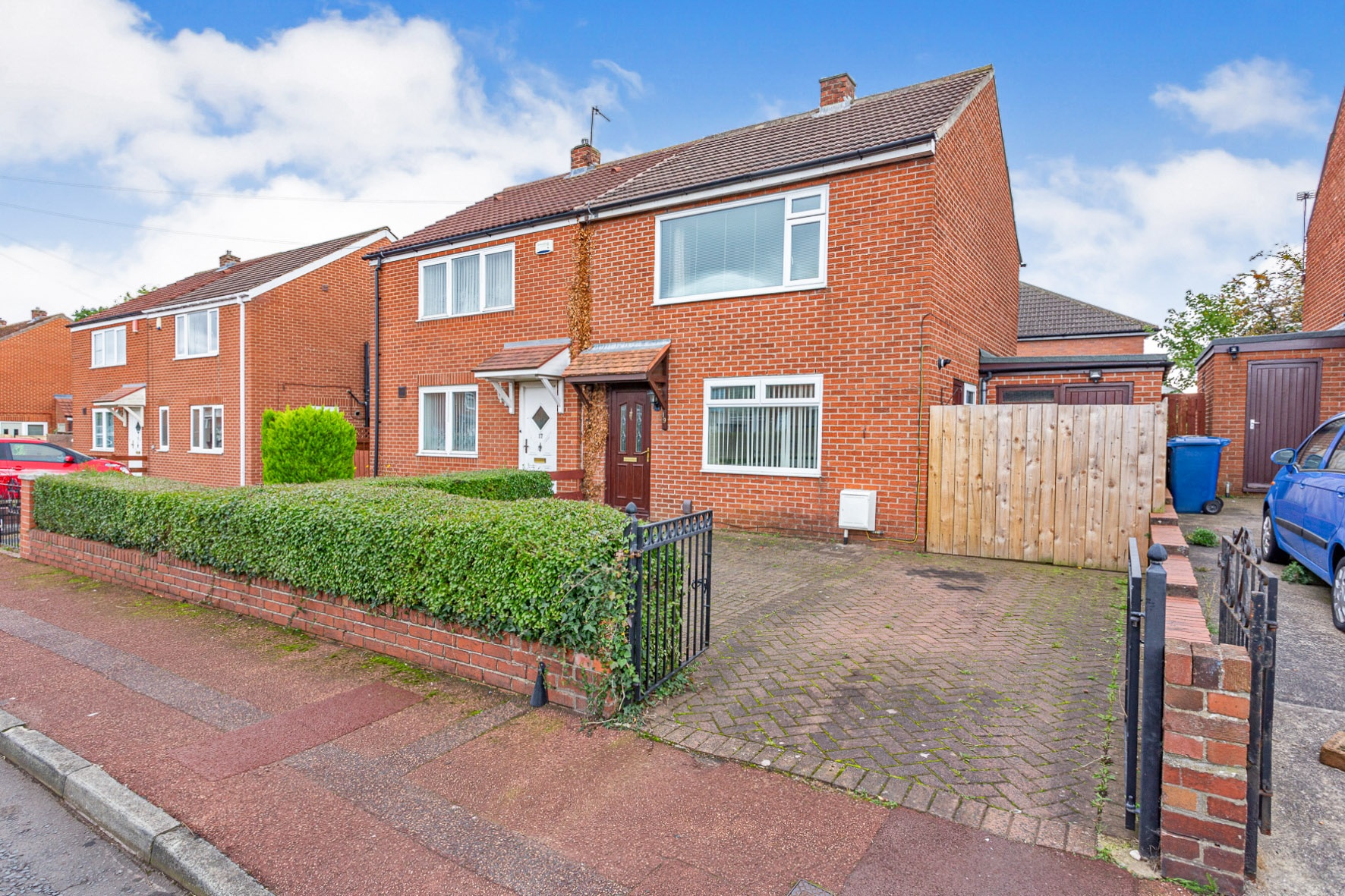 2 bedroom semidetached house for sale in Bywell Avenue, Newcastle Upon