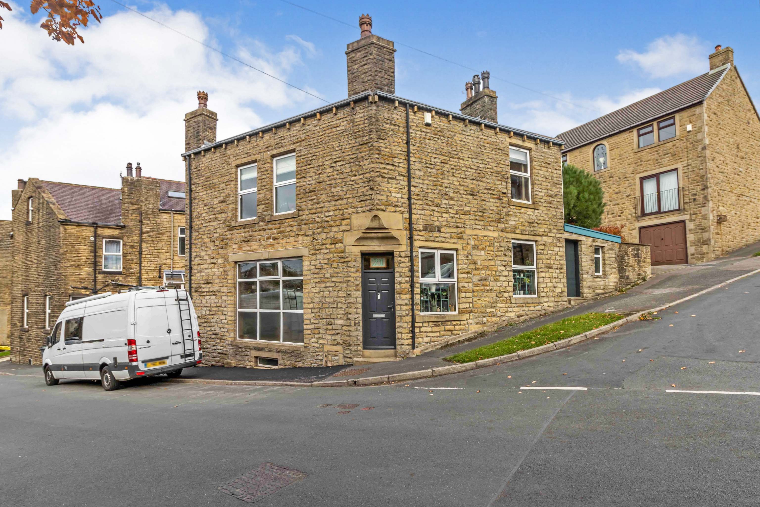 3 bedroom detached house for sale in Dean Street, Keighley, BD22 8JX