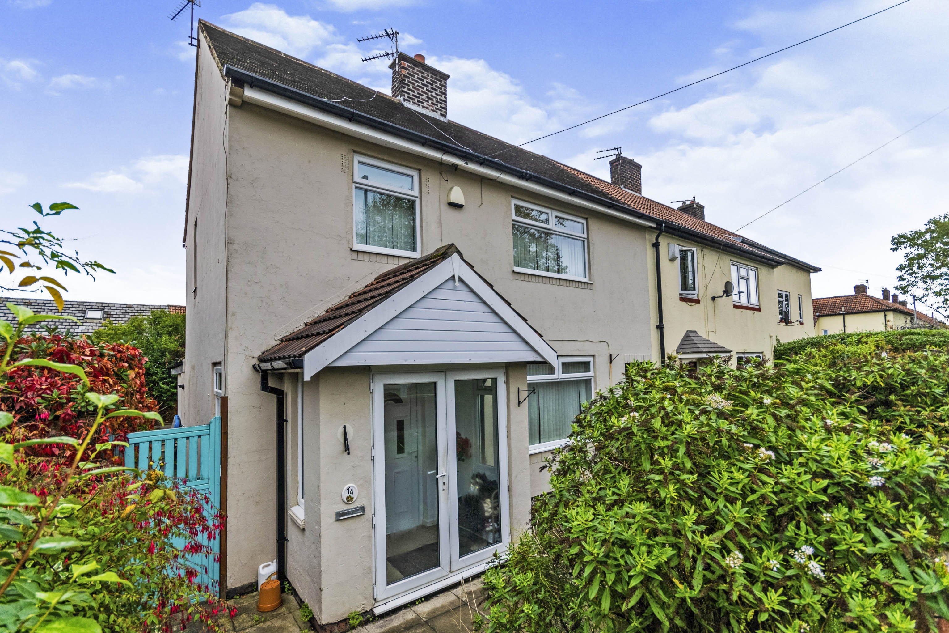 3 bedroom terraced house for sale in Floatshall Road, Manchester, M23 1BX